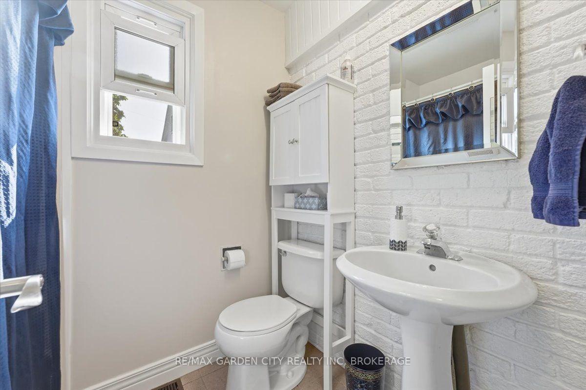Photo 17 of 38 Fitch Street, Welland, Prince Charles — HOMEH