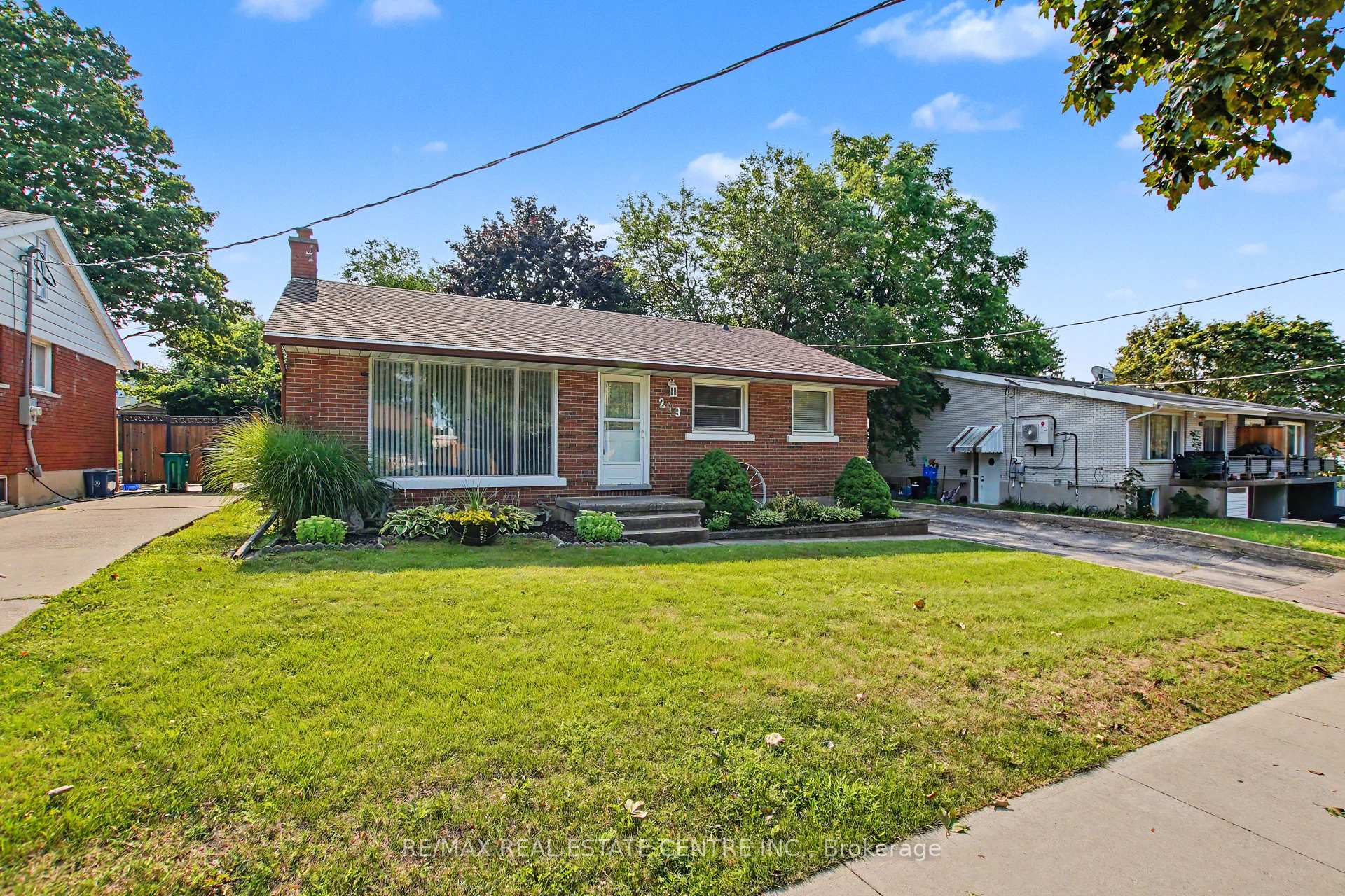 Photo 5 of 209 Franklin Street S, Kitchener, Fairview/Kingsdale — HOMEH