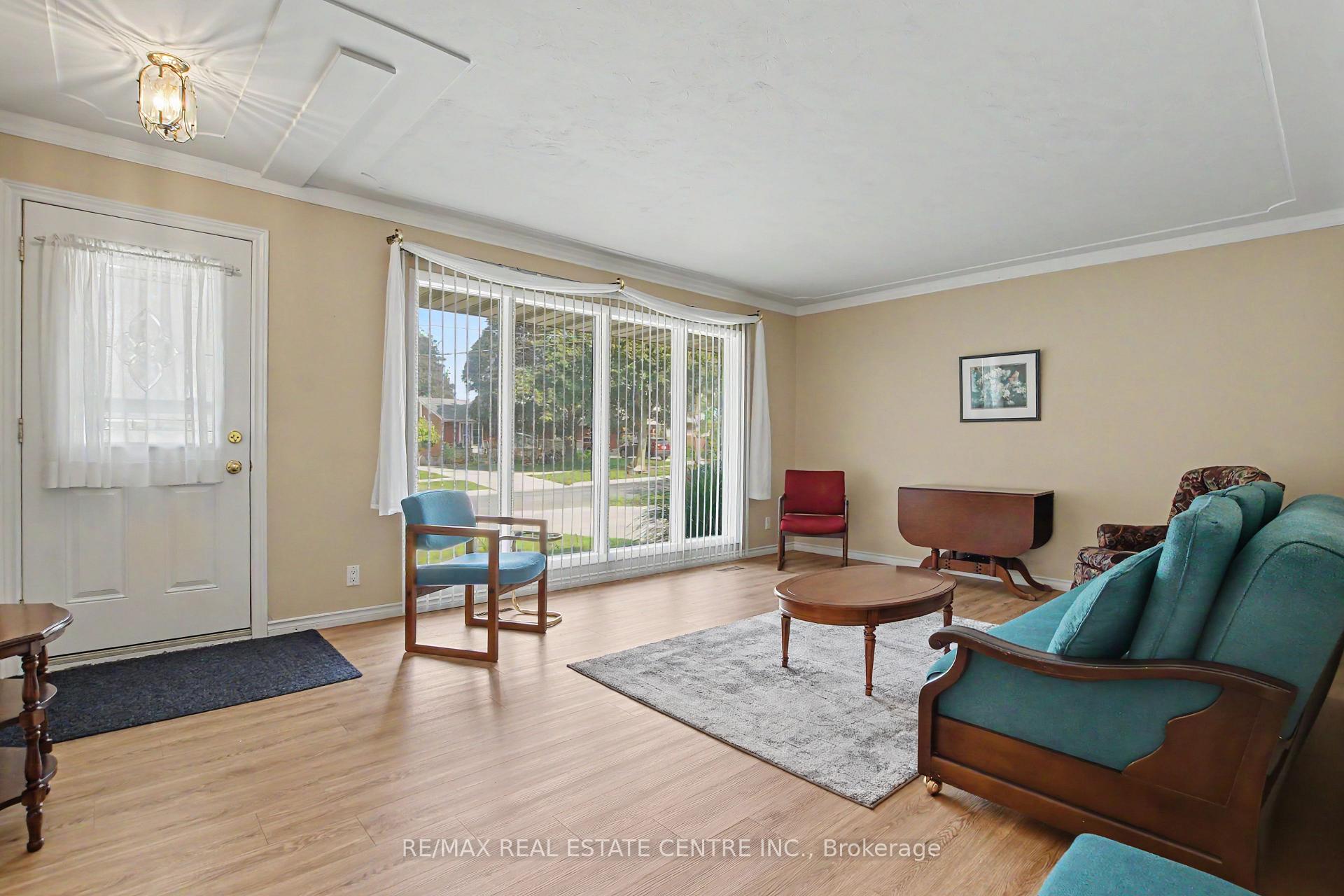 Photo 7 of 209 Franklin Street S, Kitchener, Fairview/Kingsdale — HOMEH