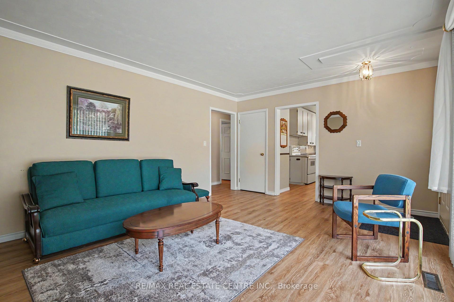 Photo 8 of 209 Franklin Street S, Kitchener, Fairview/Kingsdale — HOMEH