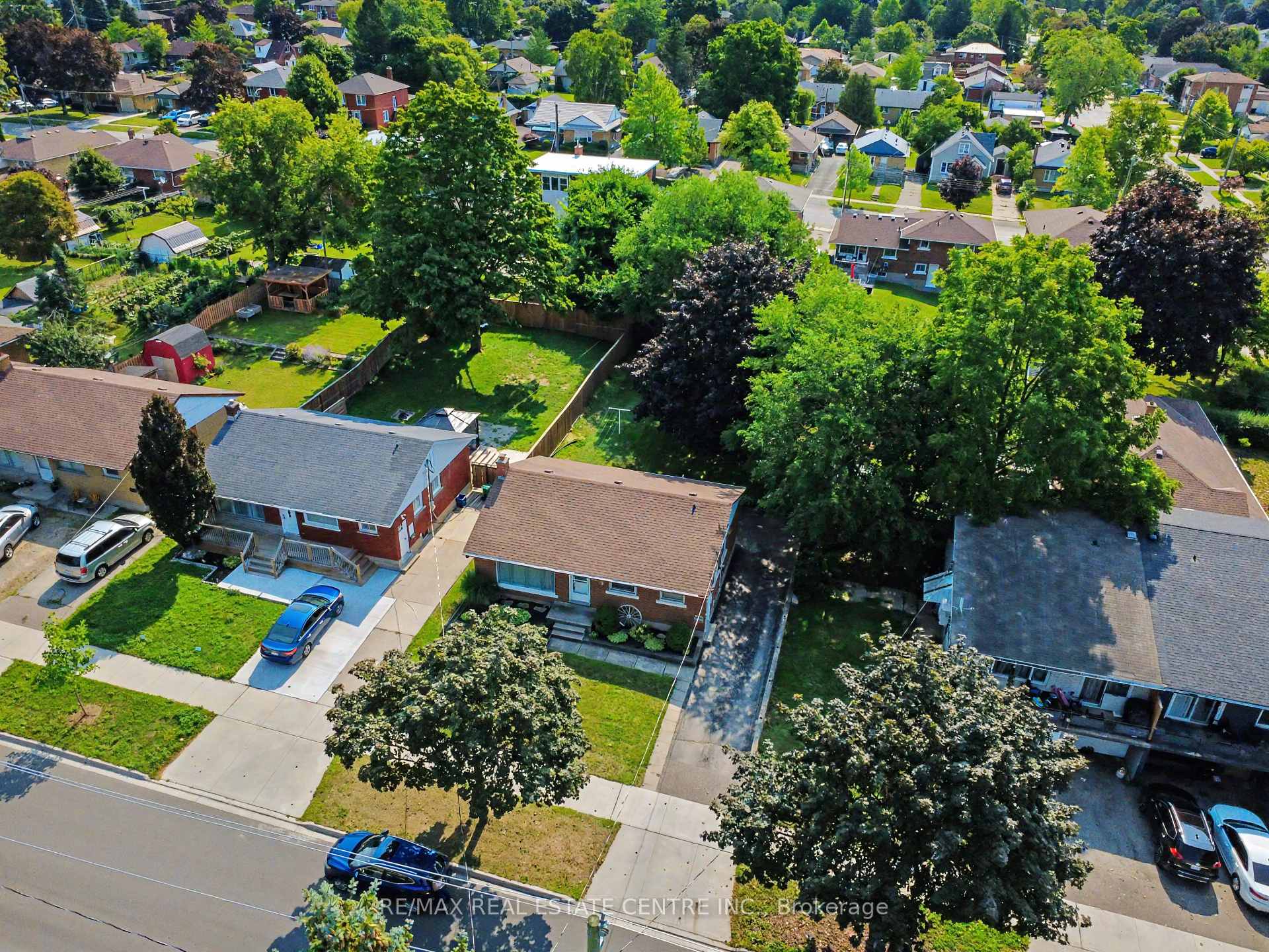 Photo 34 of 209 Franklin Street S, Kitchener, Fairview/Kingsdale — HOMEH