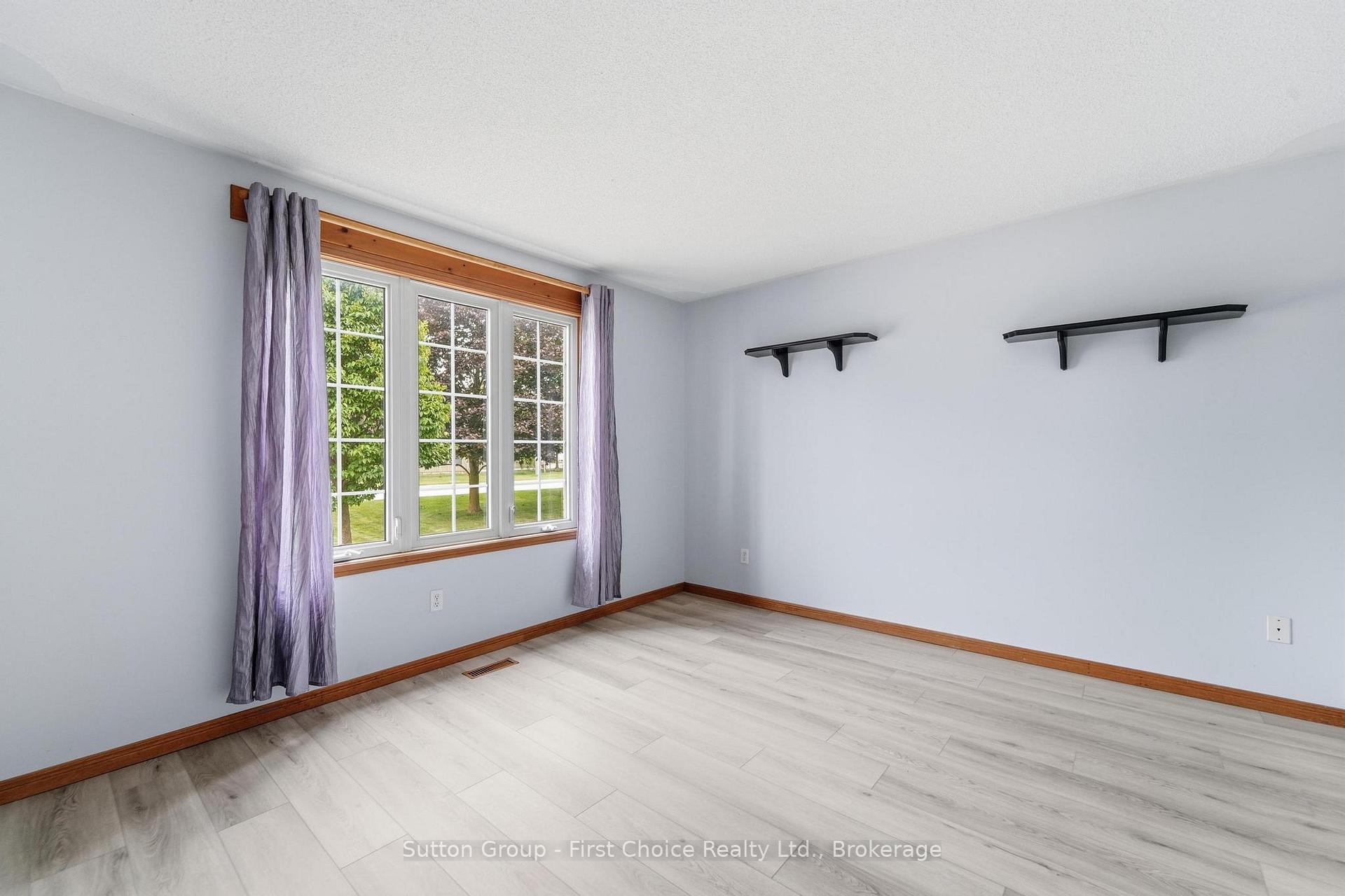 Photo 8 of 56 Huron Road, West Perth, Mitchell — HOMEH