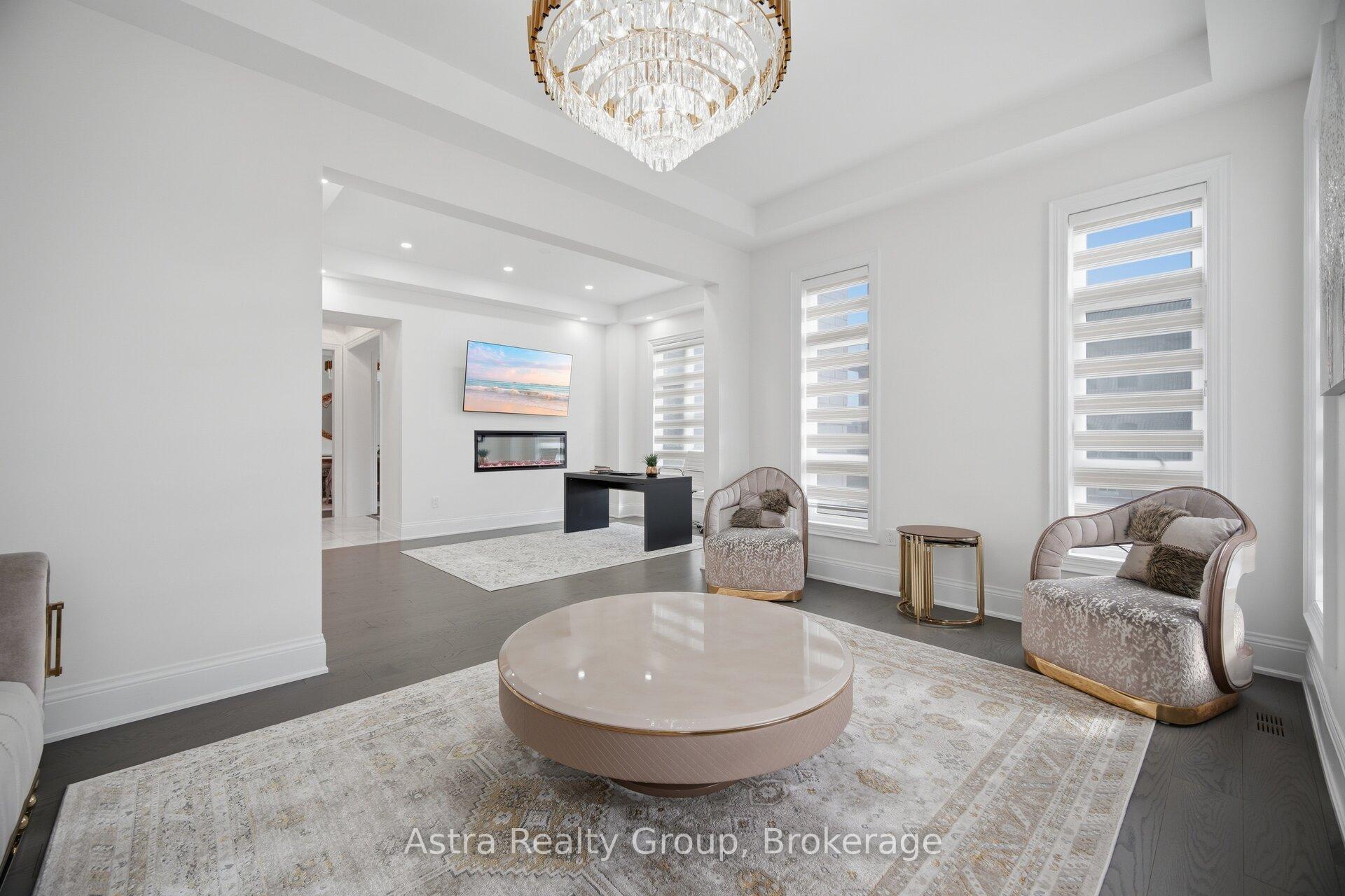 Photo 7 of 143 Ballantyne Boulevard, Vaughan, Vellore Village — HOMEH