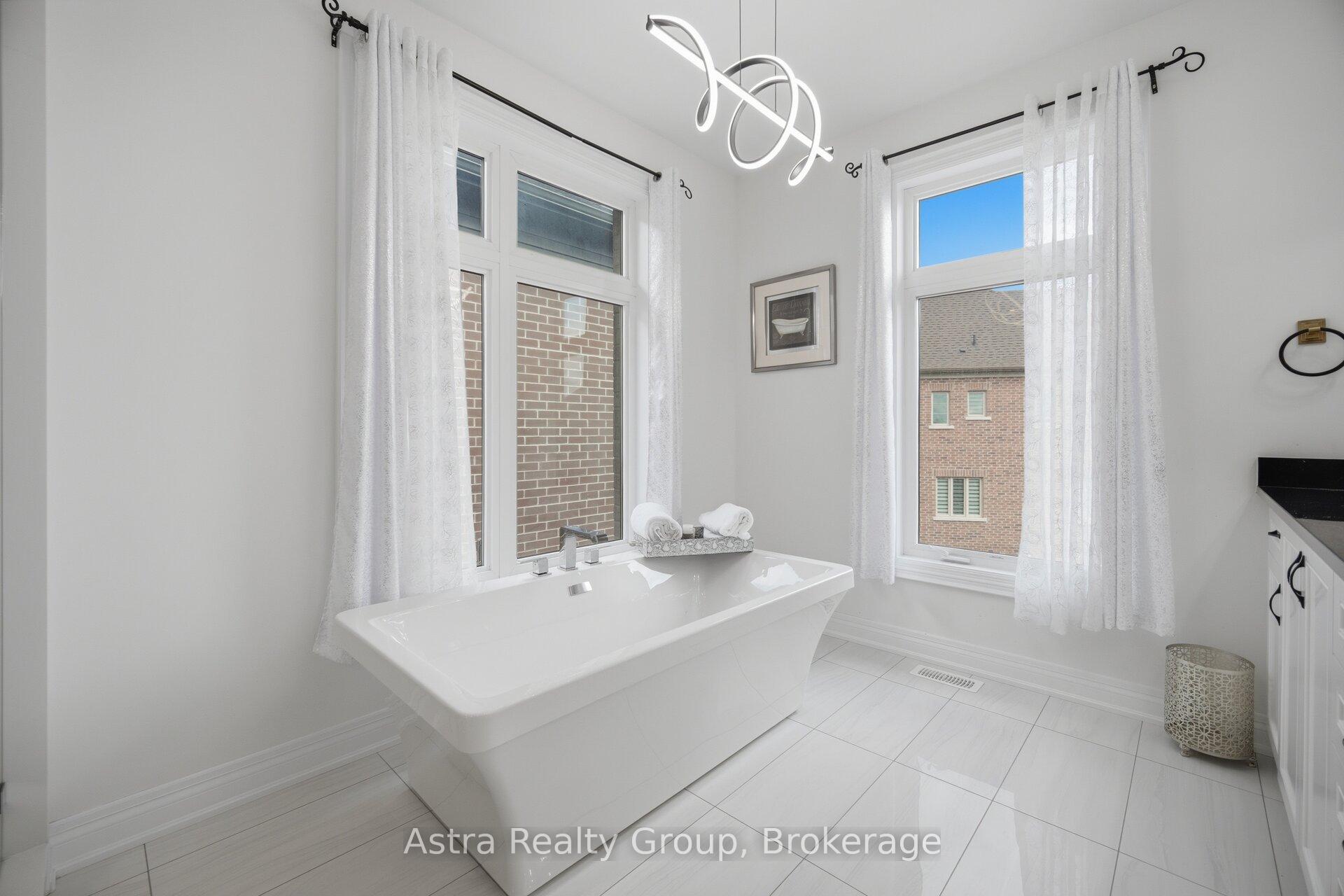 Photo 23 of 143 Ballantyne Boulevard, Vaughan, Vellore Village — HOMEH