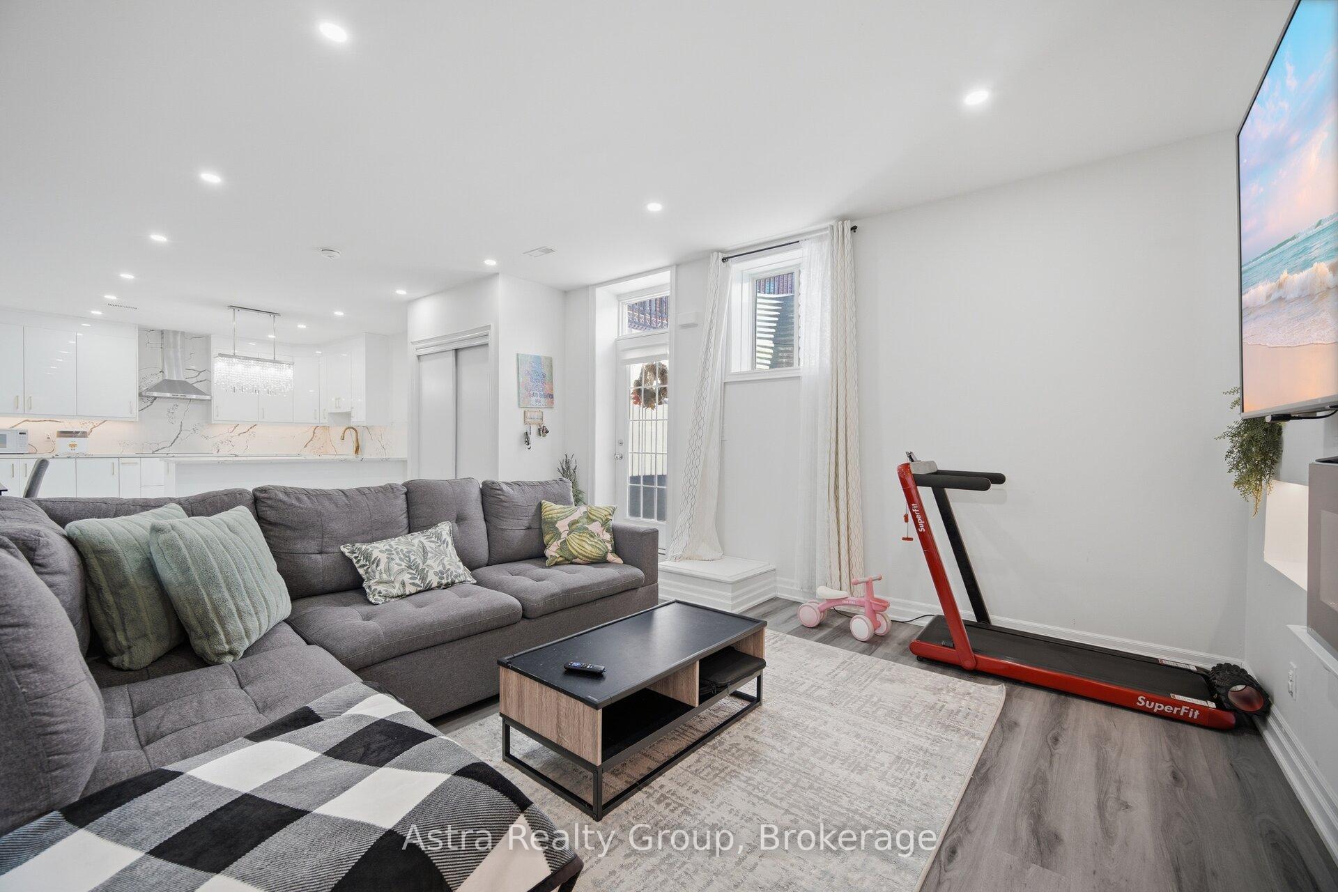 Photo 37 of 143 Ballantyne Boulevard, Vaughan, Vellore Village — HOMEH