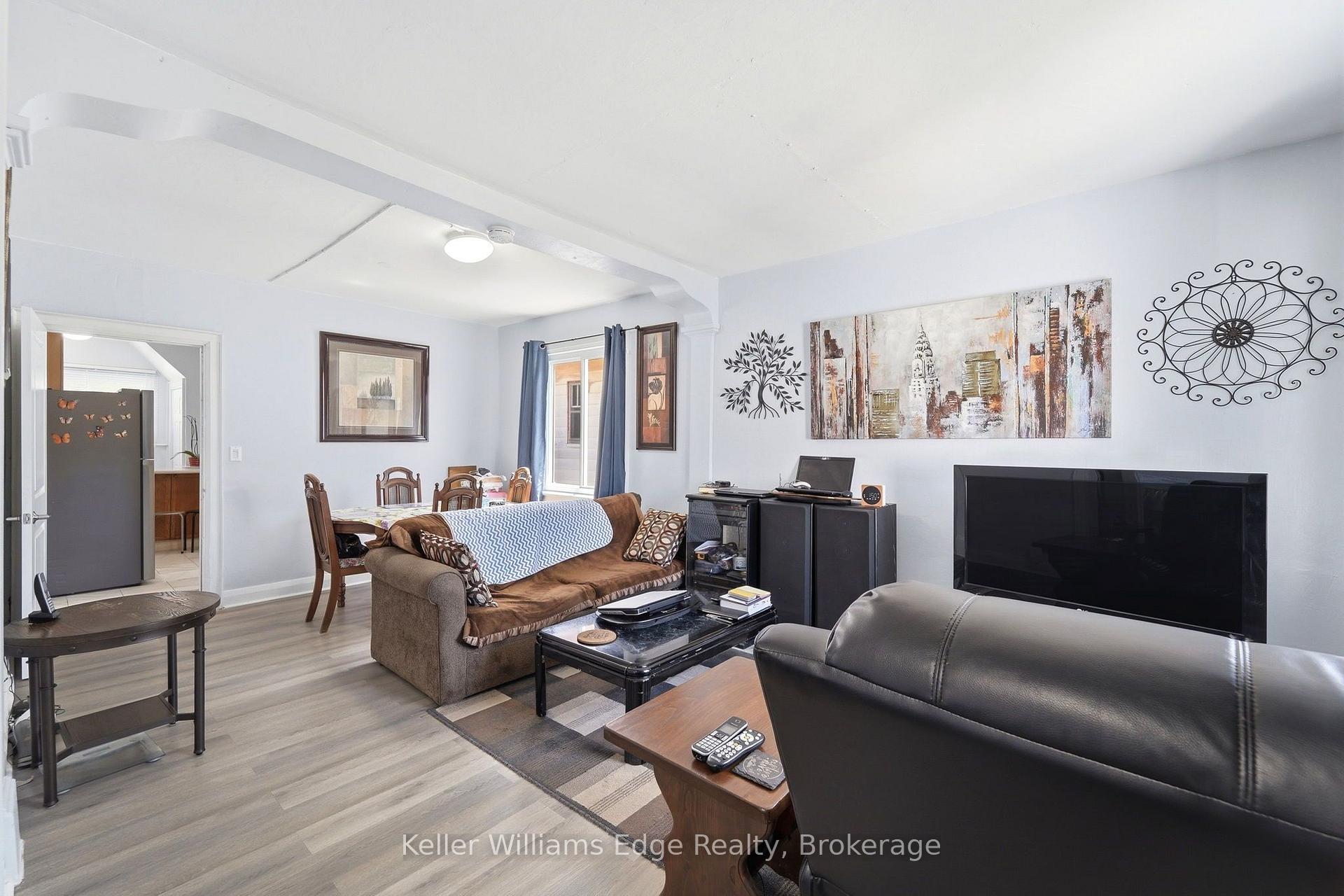 Photo 5 of 4104 Broughton Avenue, Niagara Falls, Downtown — HOMEH