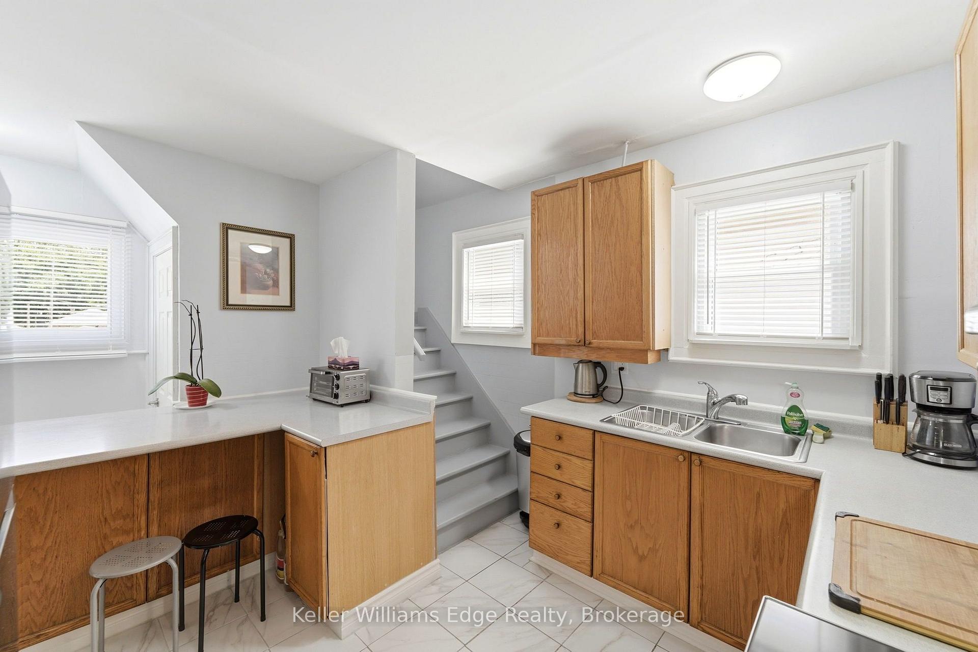 Photo 7 of 4104 Broughton Avenue, Niagara Falls, Downtown — HOMEH