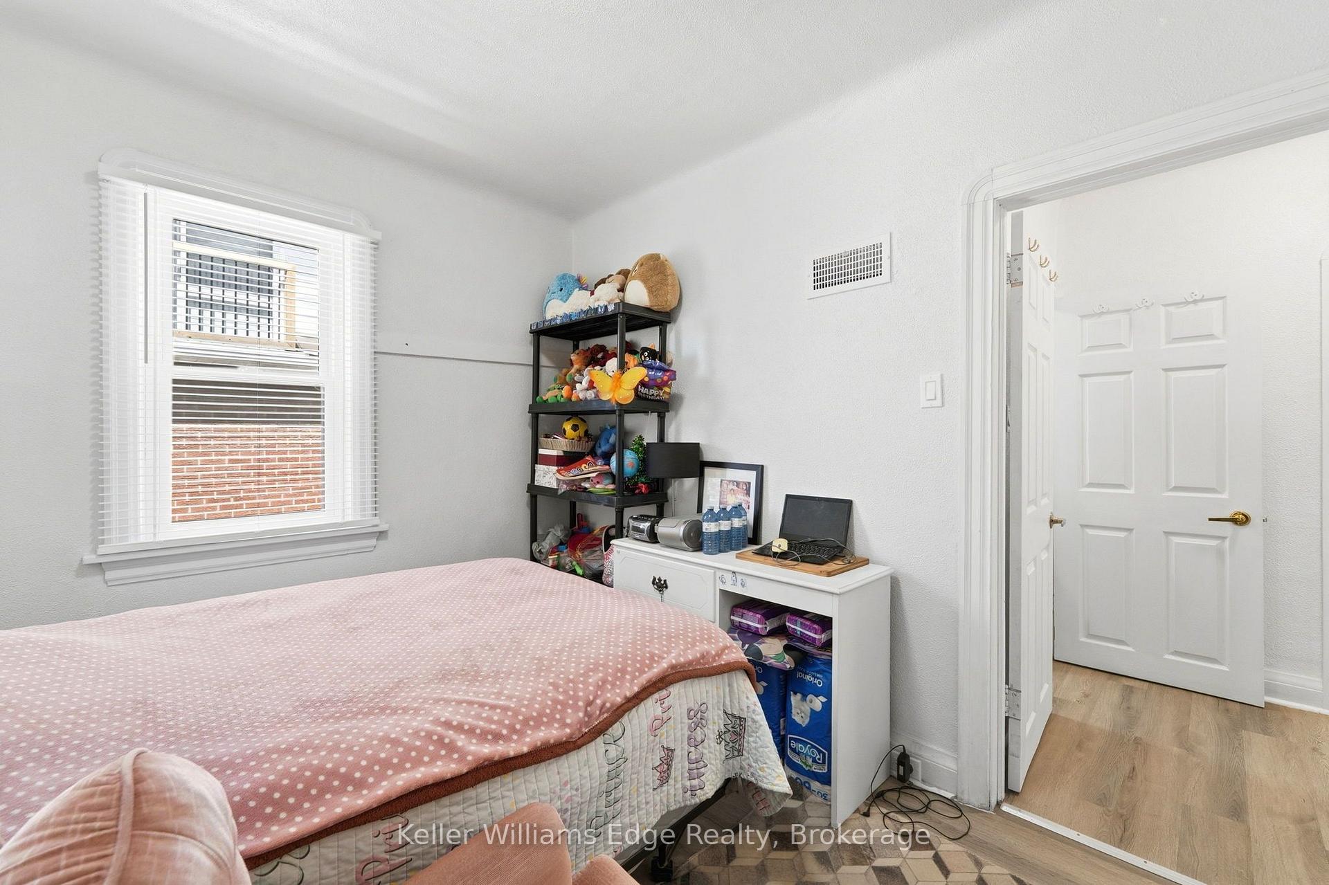 Photo 11 of 4104 Broughton Avenue, Niagara Falls, Downtown — HOMEH