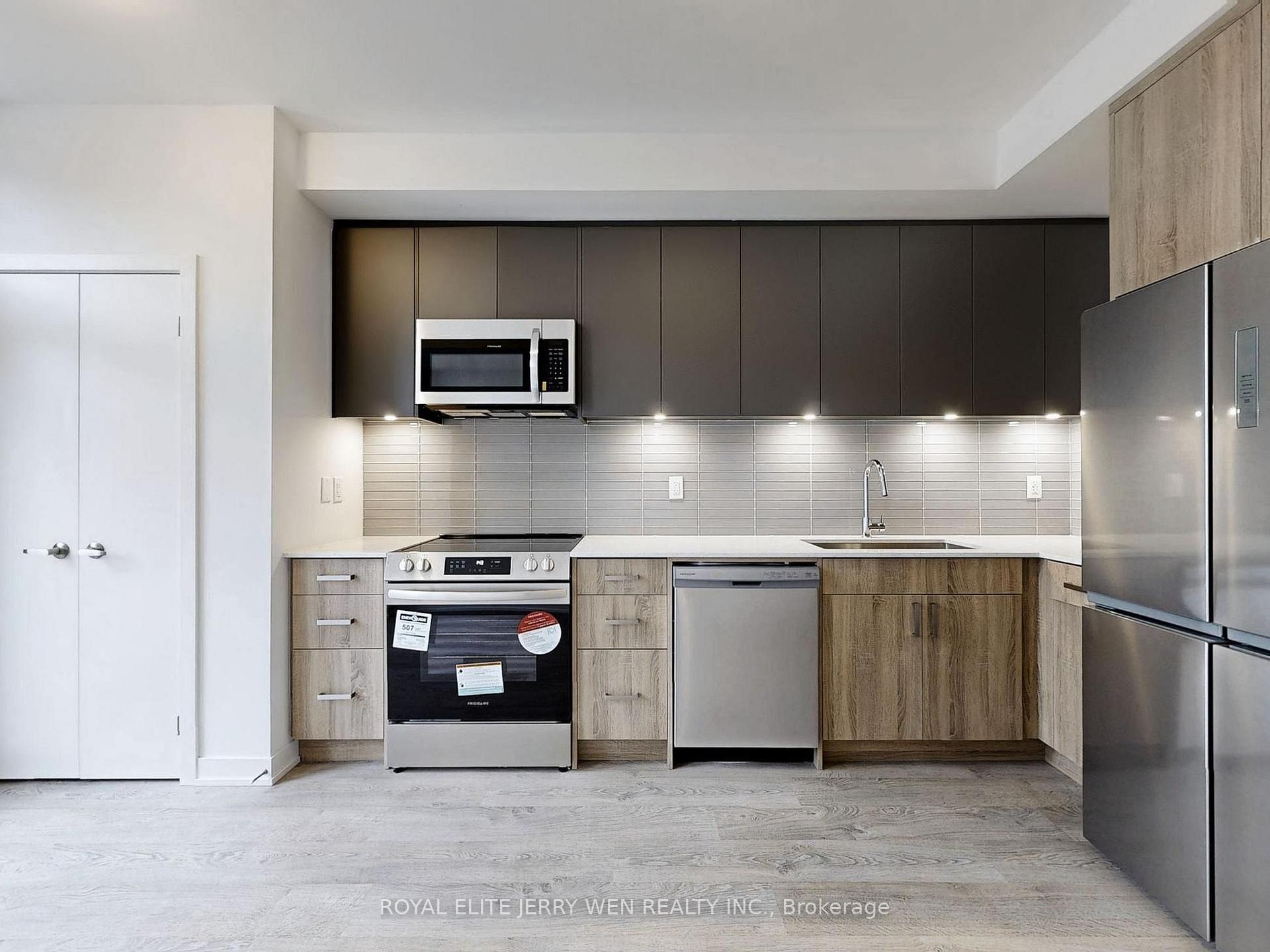Photo 3 of 12 turtle Island Road, Toronto, Englemount-Lawrence — HOMEH
