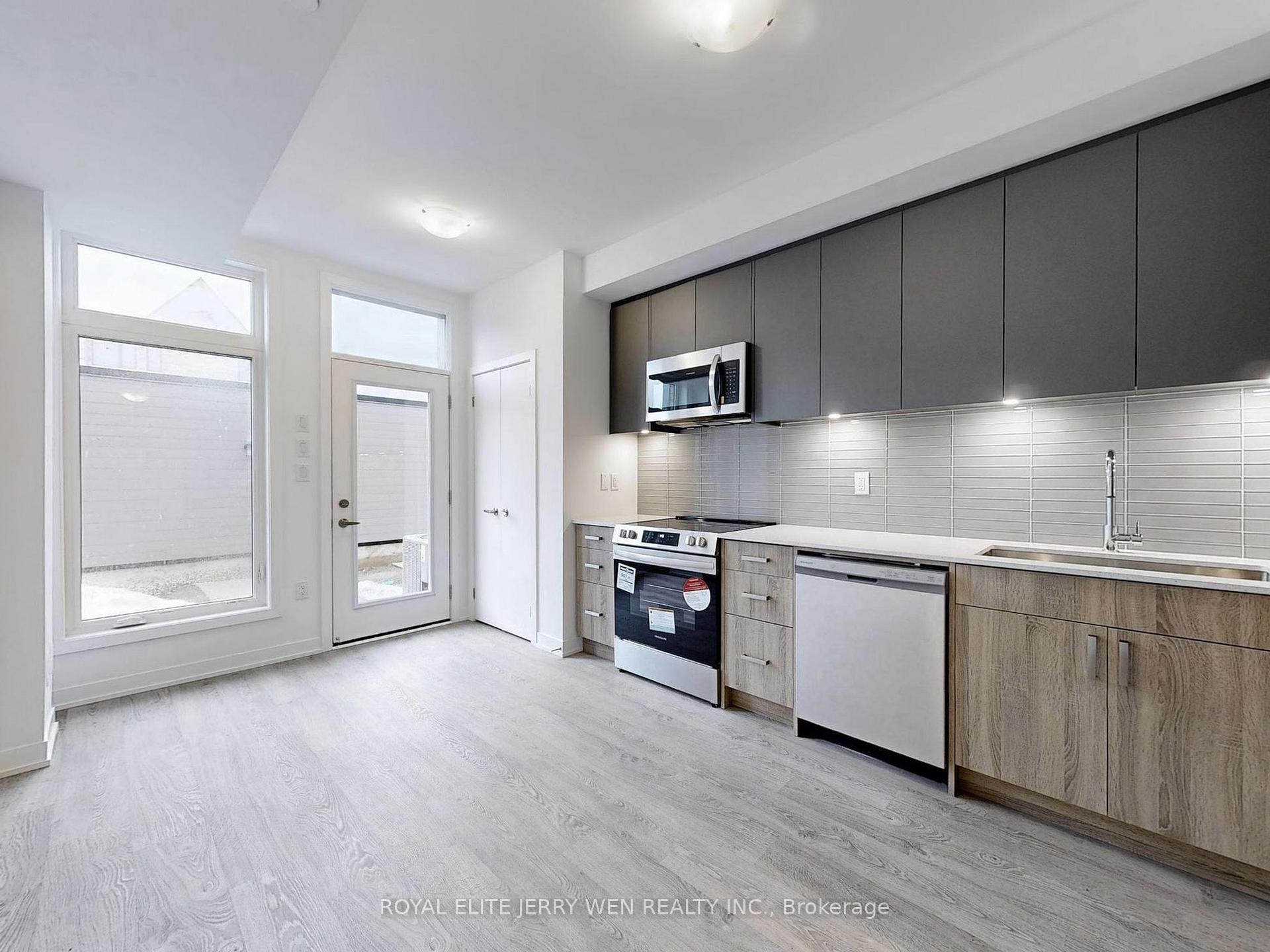 Photo 4 of 12 turtle Island Road, Toronto, Englemount-Lawrence — HOMEH