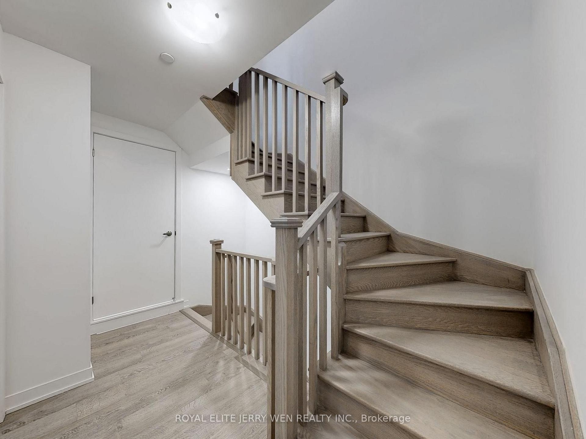 Photo 7 of 12 turtle Island Road, Toronto, Englemount-Lawrence — HOMEH