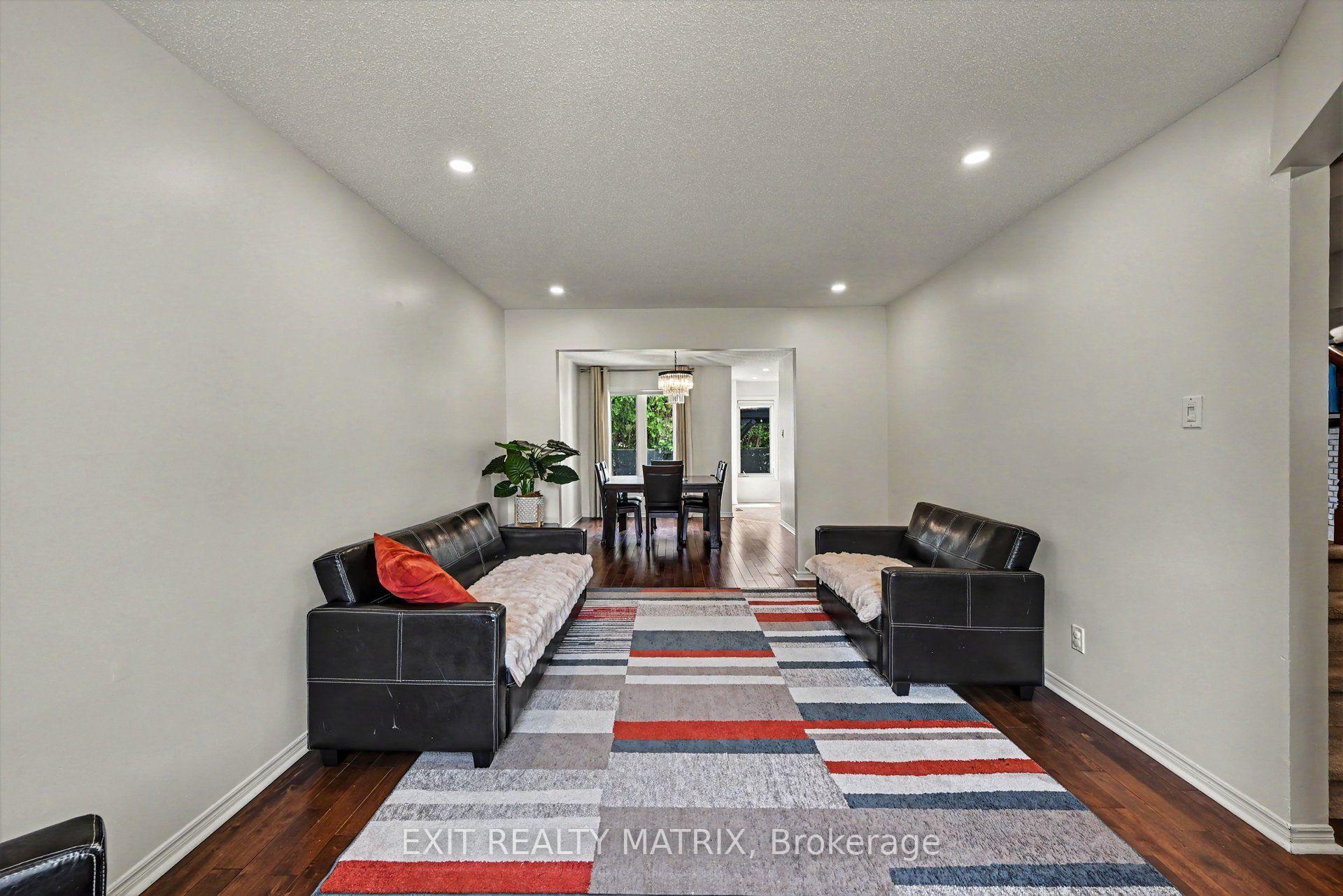 Photo 4 of 627 Chenier Way, Ottawa, Fallingbrook/Pineridge — HOMEH