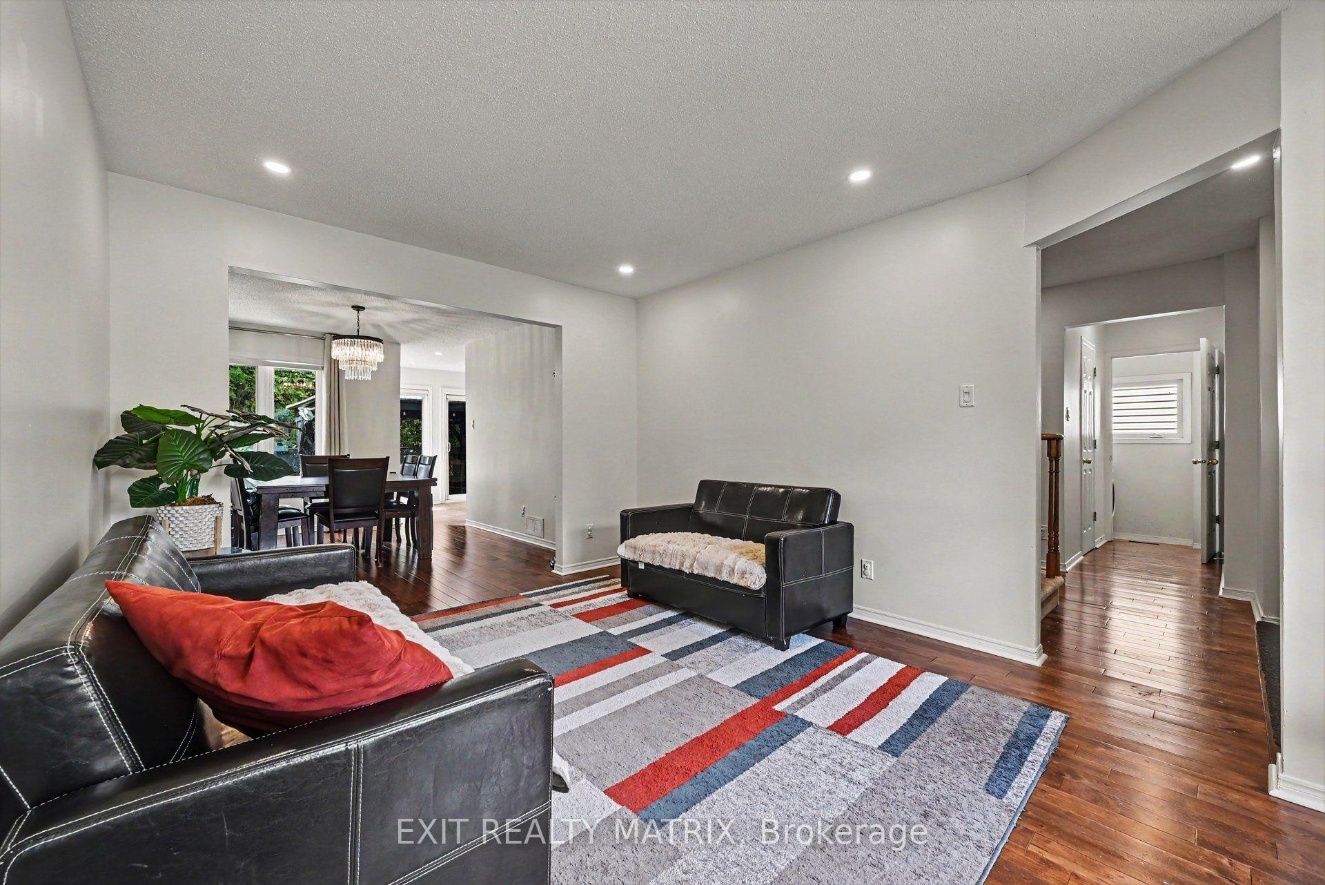 Photo 5 of 627 Chenier Way, Ottawa, Fallingbrook/Pineridge — HOMEH
