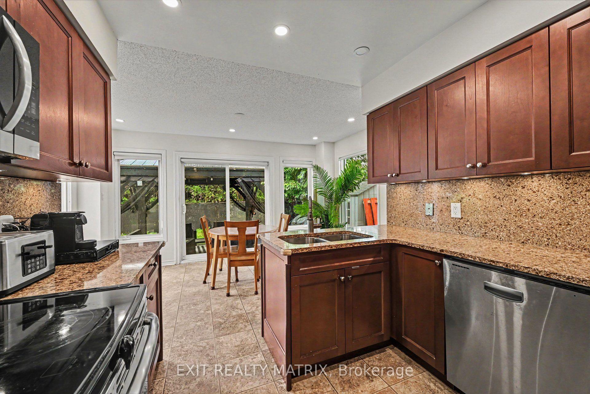 Photo 9 of 627 Chenier Way, Ottawa, Fallingbrook/Pineridge — HOMEH
