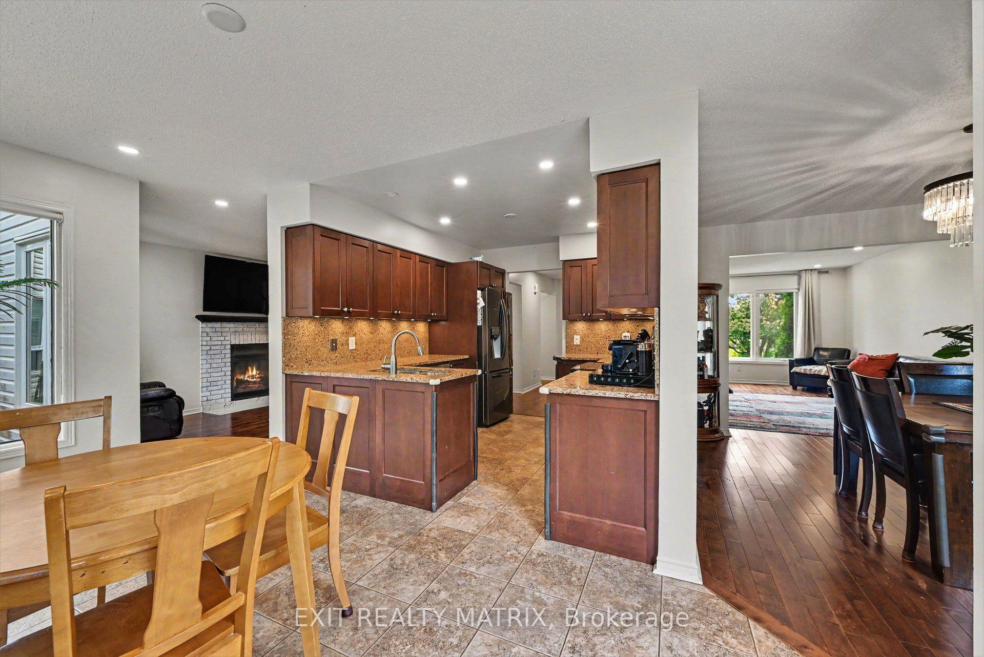 Photo 11 of 627 Chenier Way, Ottawa, Fallingbrook/Pineridge — HOMEH