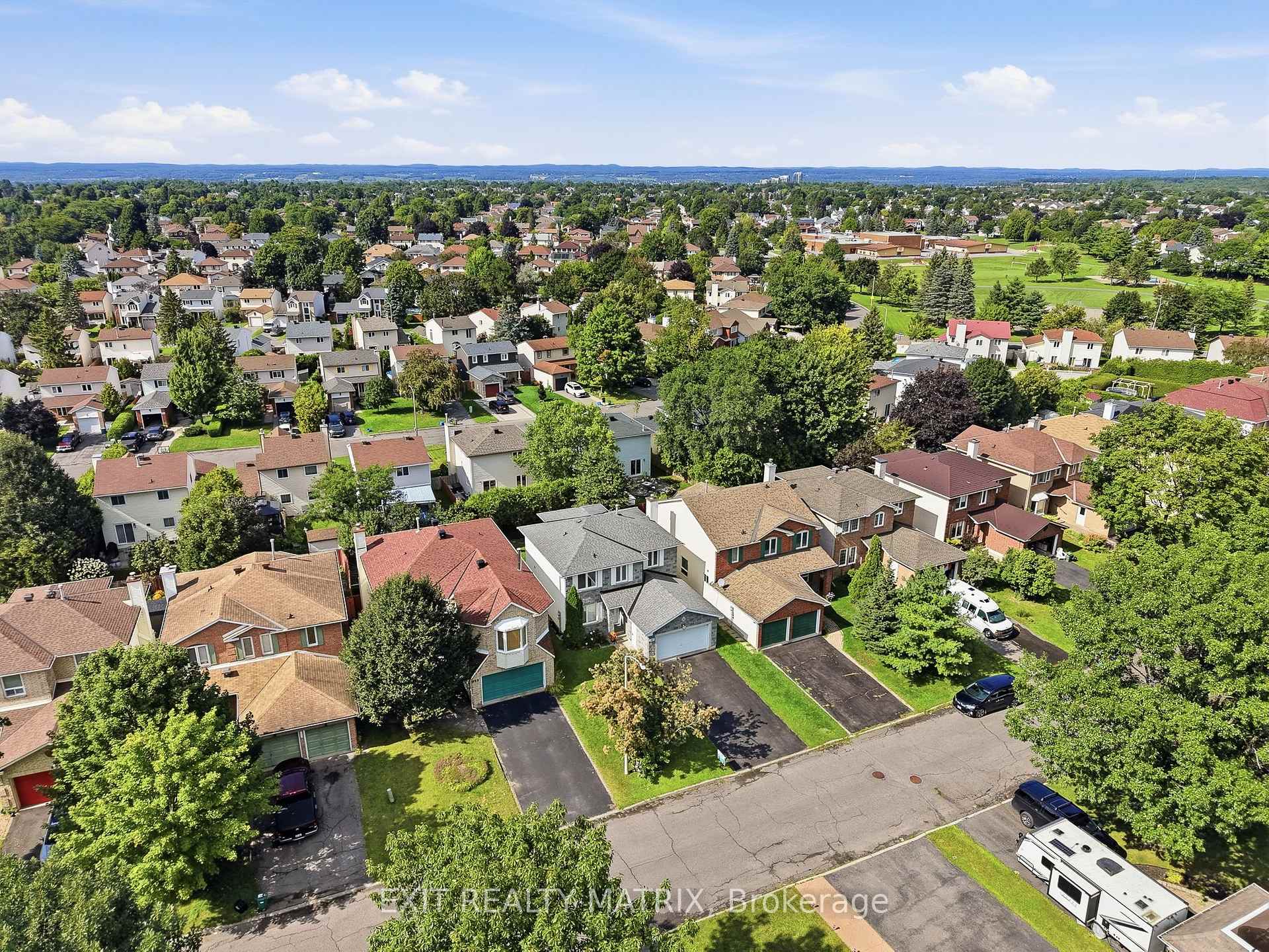 Photo 32 of 627 Chenier Way, Ottawa, Fallingbrook/Pineridge — HOMEH