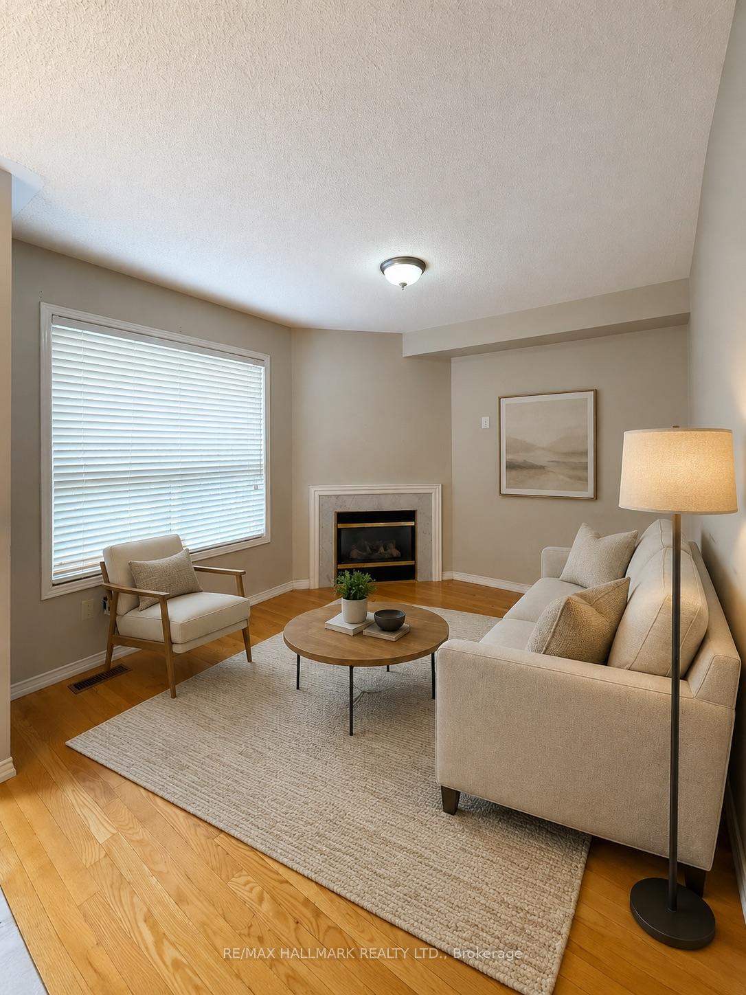 Photo 3 of 50 Farthingale Crescent, Brampton, Fletcher's Meadow — HOMEH