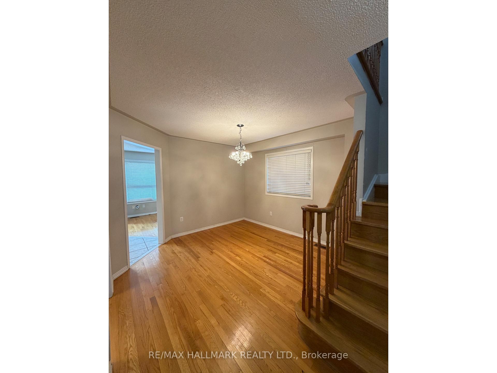 Photo 11 of 50 Farthingale Crescent, Brampton, Fletcher's Meadow — HOMEH