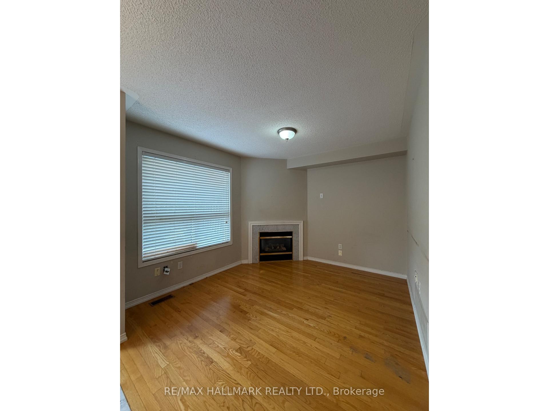 Photo 12 of 50 Farthingale Crescent, Brampton, Fletcher's Meadow — HOMEH