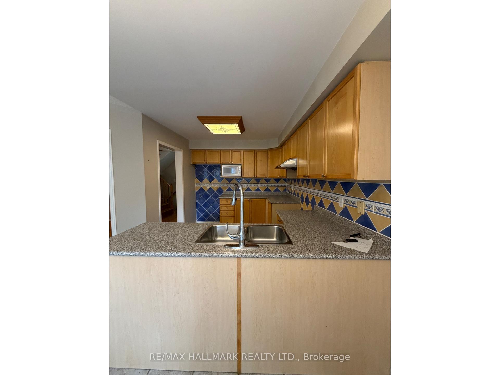 Photo 14 of 50 Farthingale Crescent, Brampton, Fletcher's Meadow — HOMEH