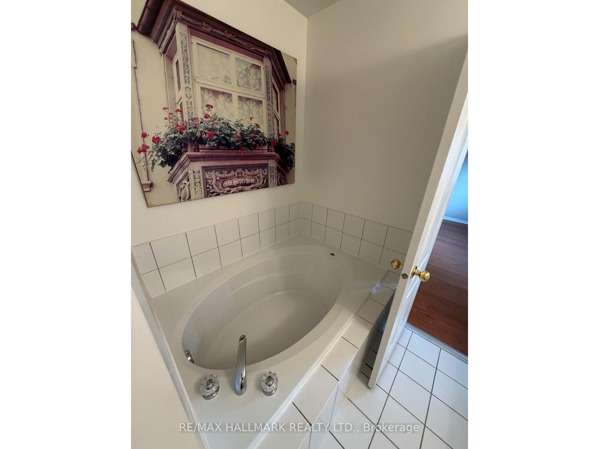 Photo 19 of 50 Farthingale Crescent, Brampton, Fletcher's Meadow — HOMEH