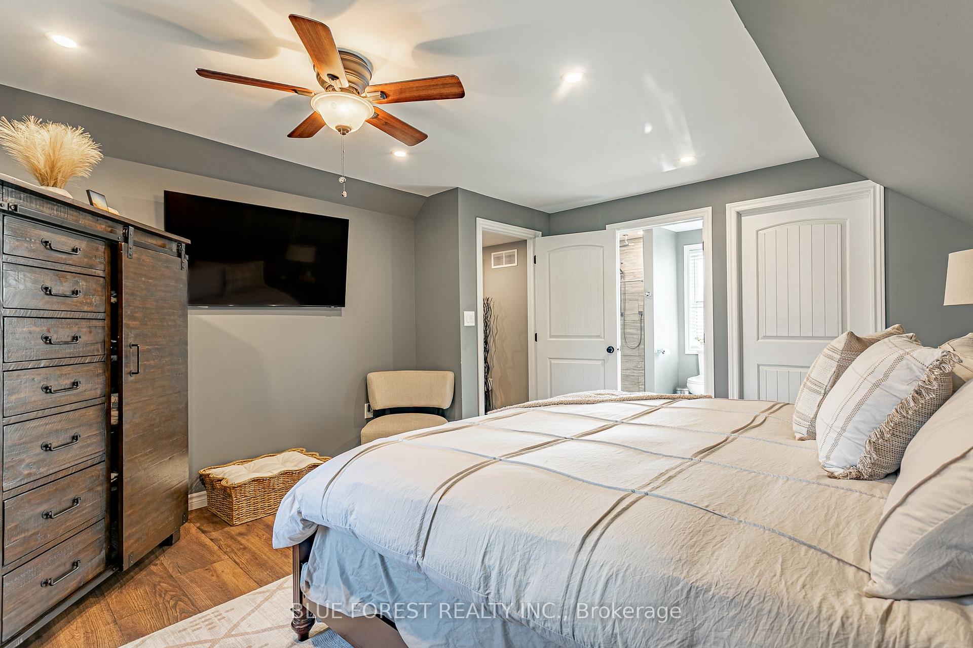 Photo 16 of 42680 Graham Road, Huron East, Brussels — HOMEH