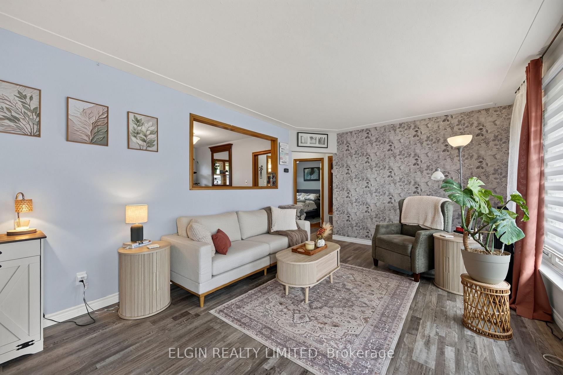 Photo 5 of 32 Coyne Street, St. Thomas — HOMEH