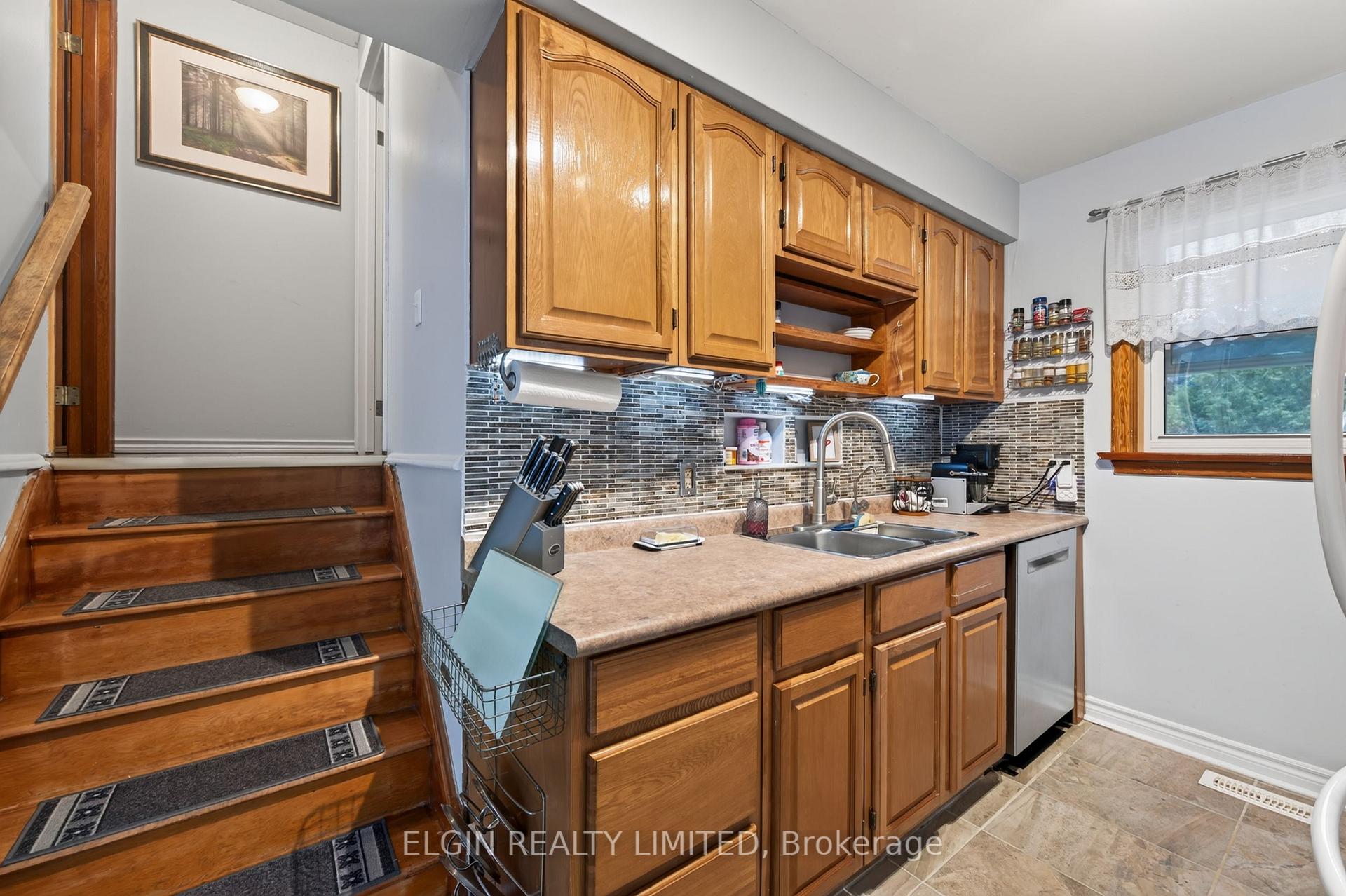 Photo 8 of 32 Coyne Street, St. Thomas — HOMEH