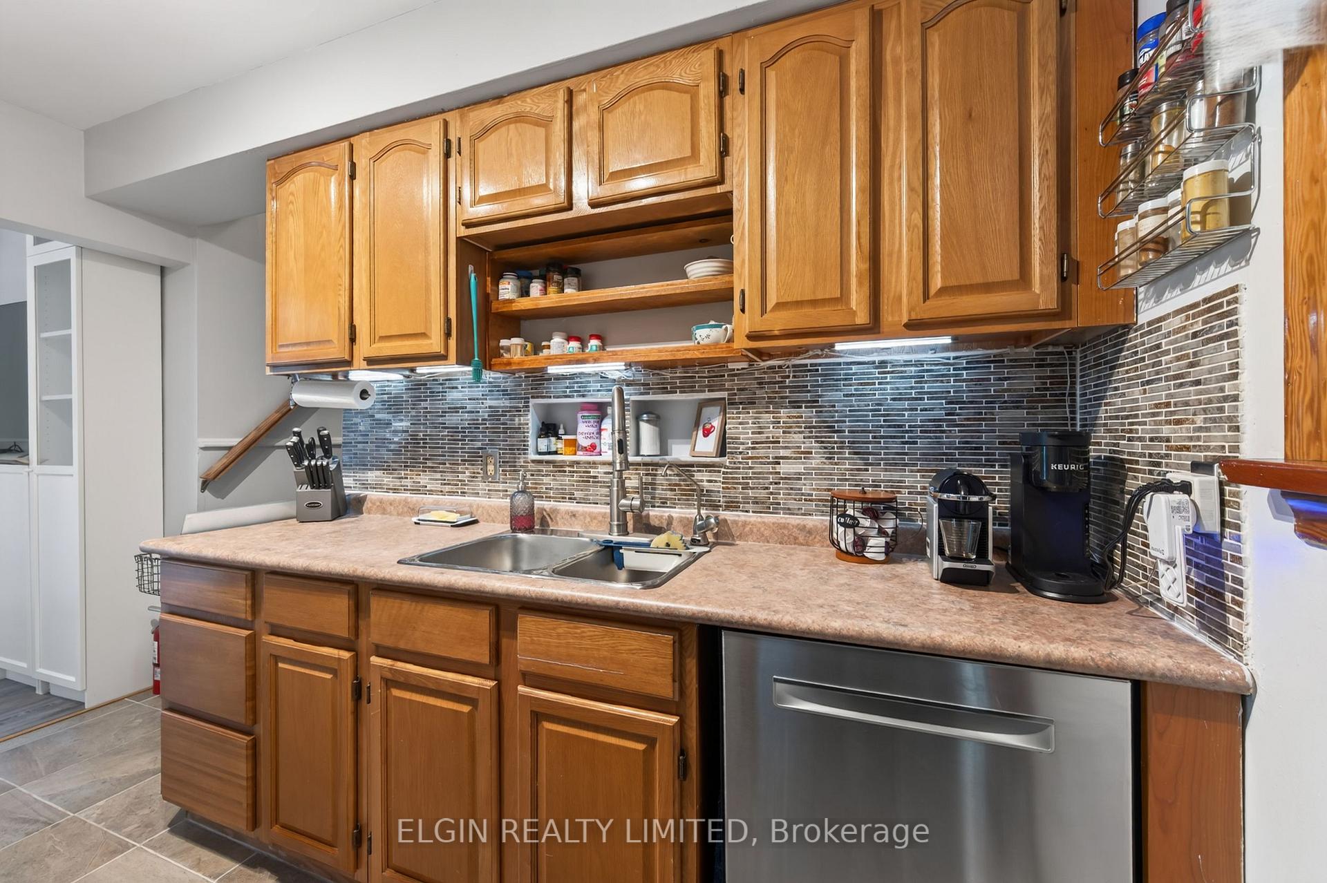 Photo 9 of 32 Coyne Street, St. Thomas — HOMEH