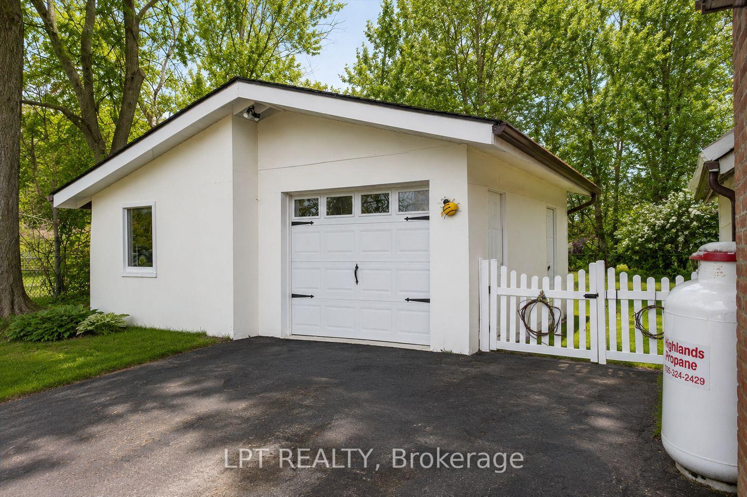 Photo 4 of 3472 Monck Road, Kawartha Lakes, Laxton/Digby/Longford — HOMEH