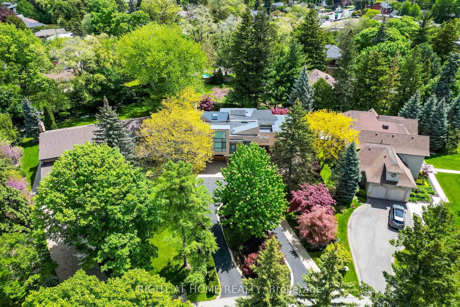 Photo 11 of 1 Friars Lane, Etobicoke, Princess-Rosethorn — HOMEH