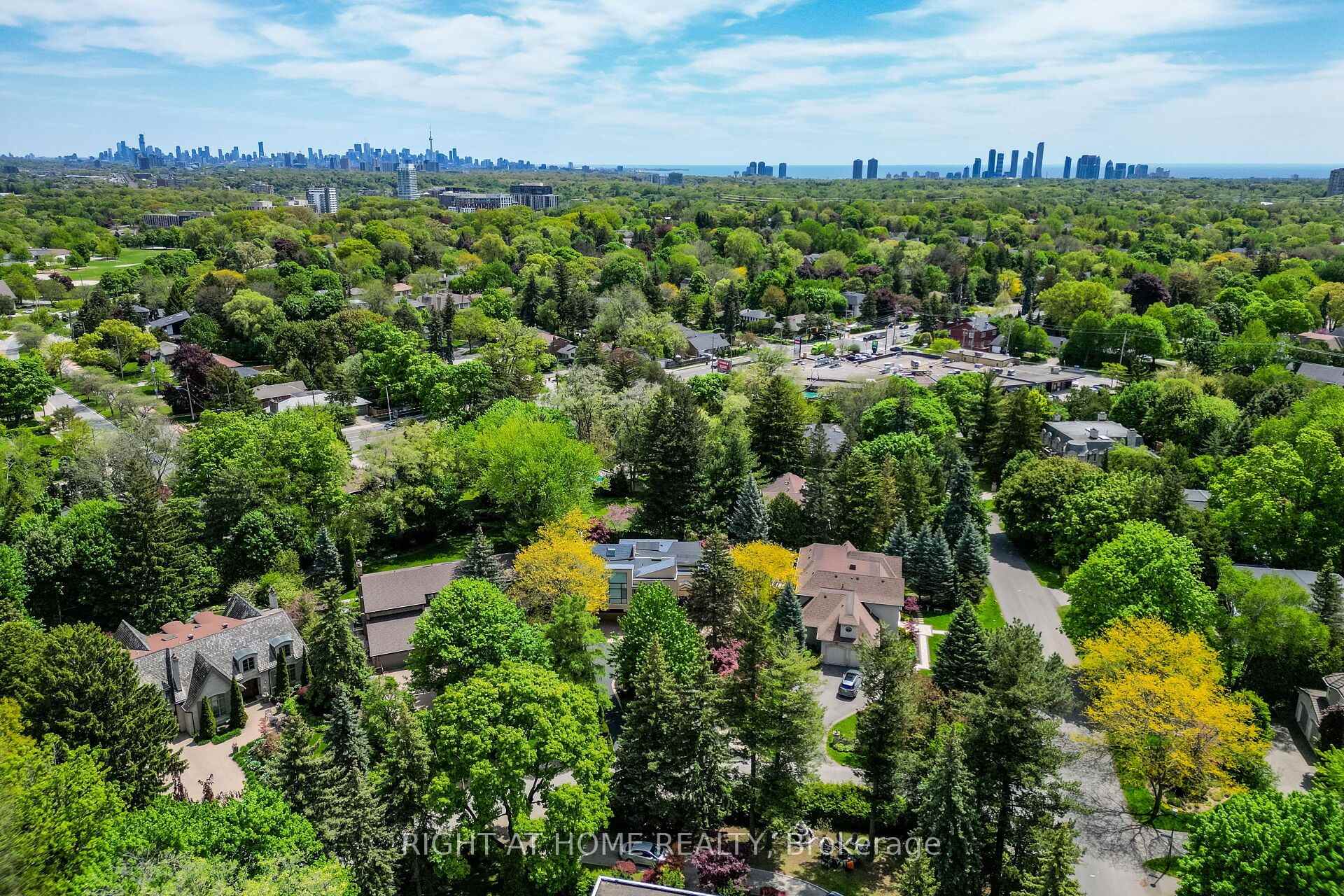 Photo 13 of 1 Friars Lane, Etobicoke, Princess-Rosethorn — HOMEH