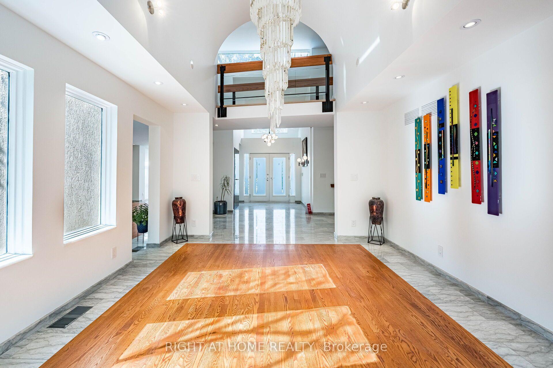 Photo 25 of 1 Friars Lane, Etobicoke, Princess-Rosethorn — HOMEH