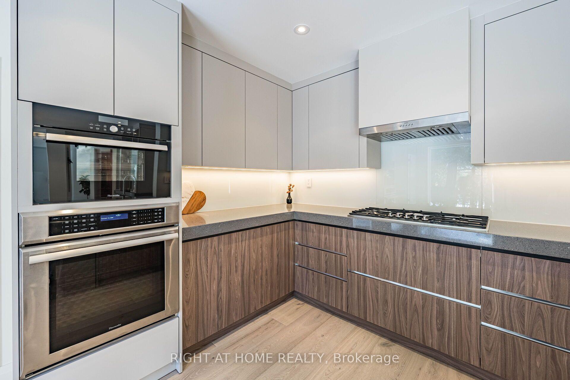 Photo 35 of 1 Friars Lane, Etobicoke, Princess-Rosethorn — HOMEH