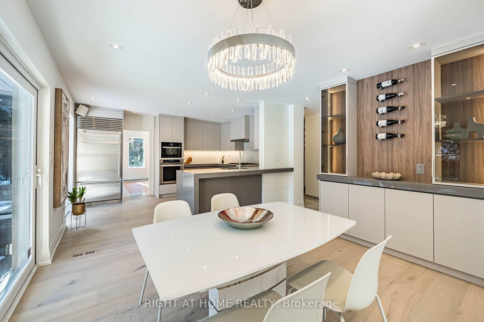 Photo 39 of 1 Friars Lane, Etobicoke, Princess-Rosethorn — HOMEH