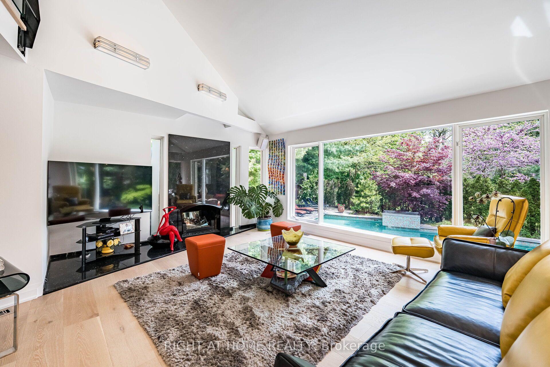 Photo 45 of 1 Friars Lane, Etobicoke, Princess-Rosethorn — HOMEH