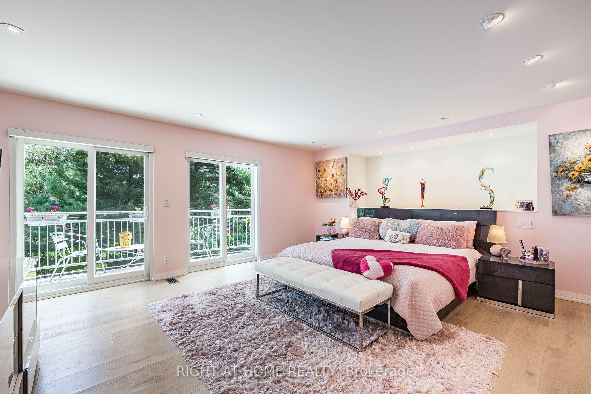 Photo 57 of 1 Friars Lane, Etobicoke, Princess-Rosethorn — HOMEH
