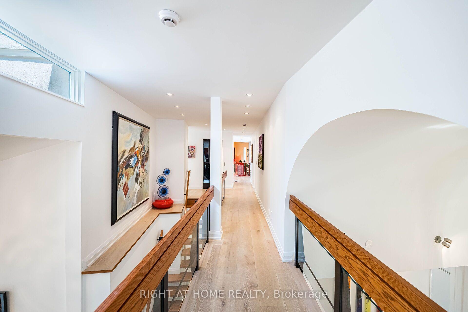 Photo 77 of 1 Friars Lane, Etobicoke, Princess-Rosethorn — HOMEH