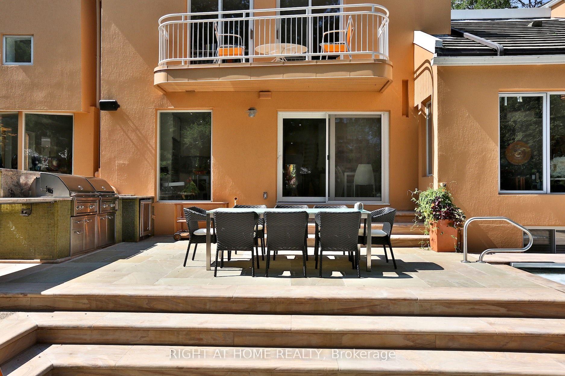 Photo 79 of 1 Friars Lane, Etobicoke, Princess-Rosethorn — HOMEH