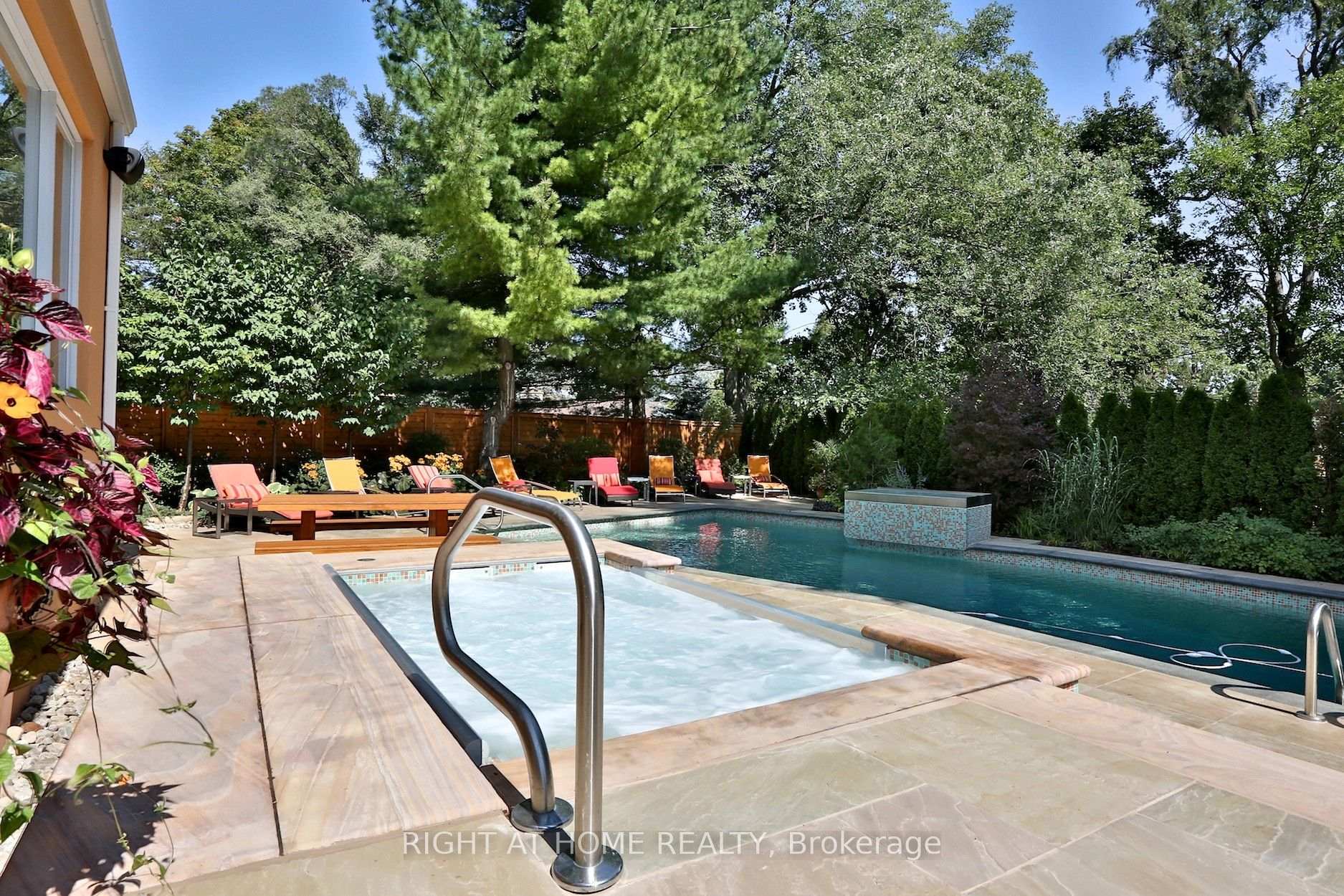Photo 83 of 1 Friars Lane, Etobicoke, Princess-Rosethorn — HOMEH