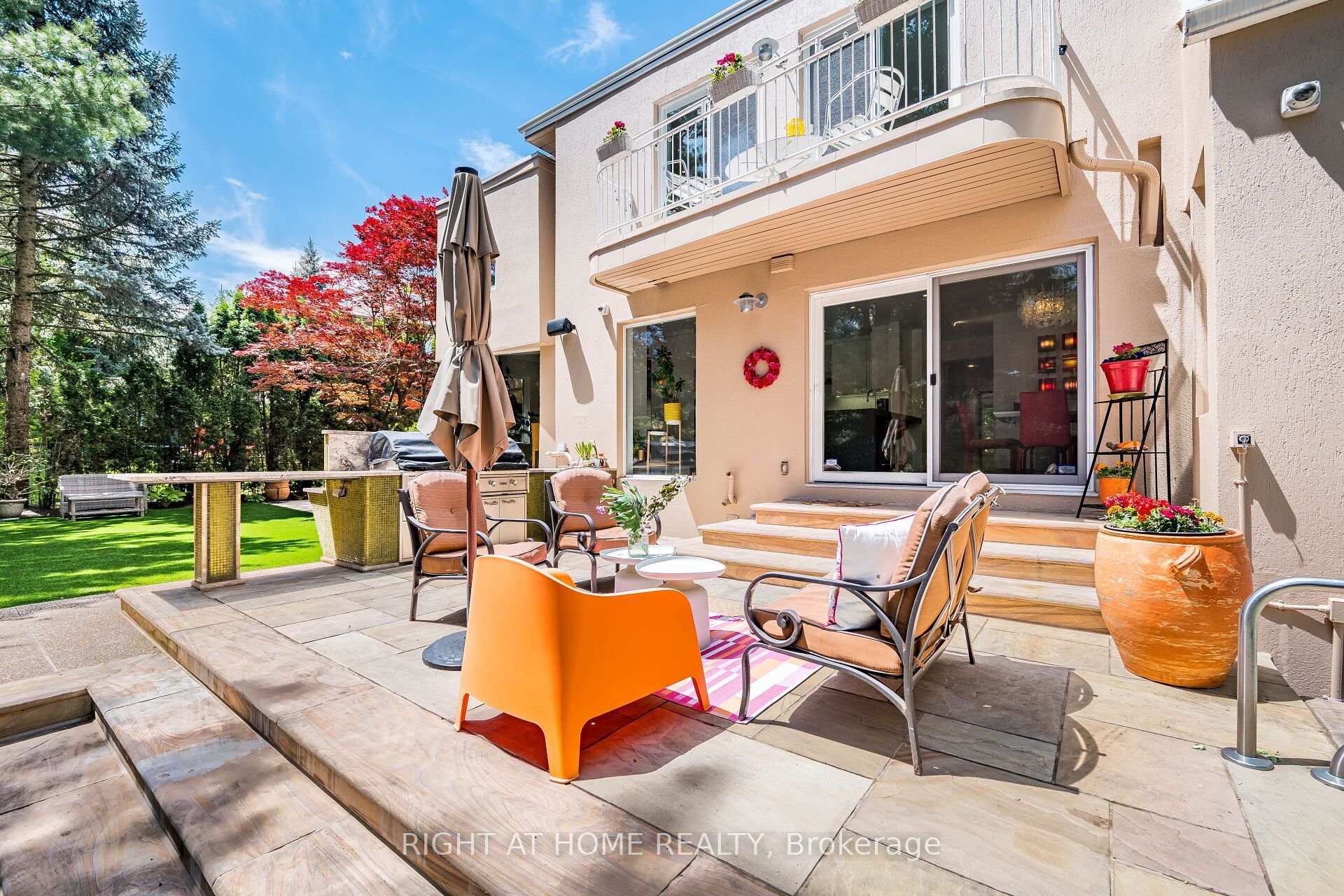 Photo 85 of 1 Friars Lane, Etobicoke, Princess-Rosethorn — HOMEH