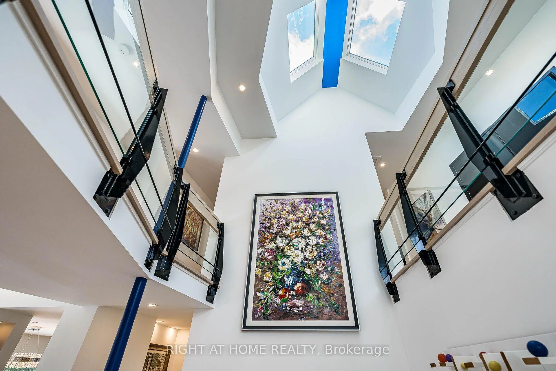 Photo 8 of 1 Friars Lane, Etobicoke, Princess-Rosethorn — HOMEH