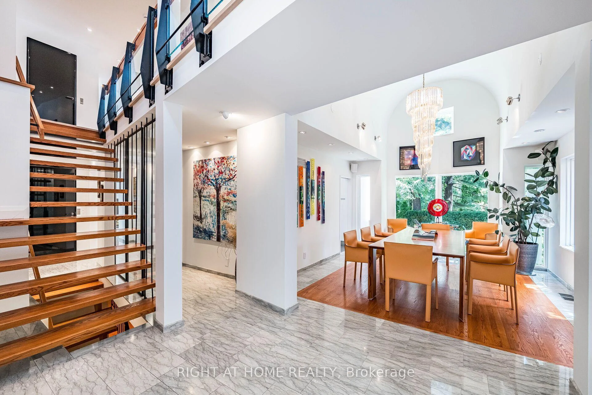 Photo 14 of 1 Friars Lane, Etobicoke, Princess-Rosethorn — HOMEH