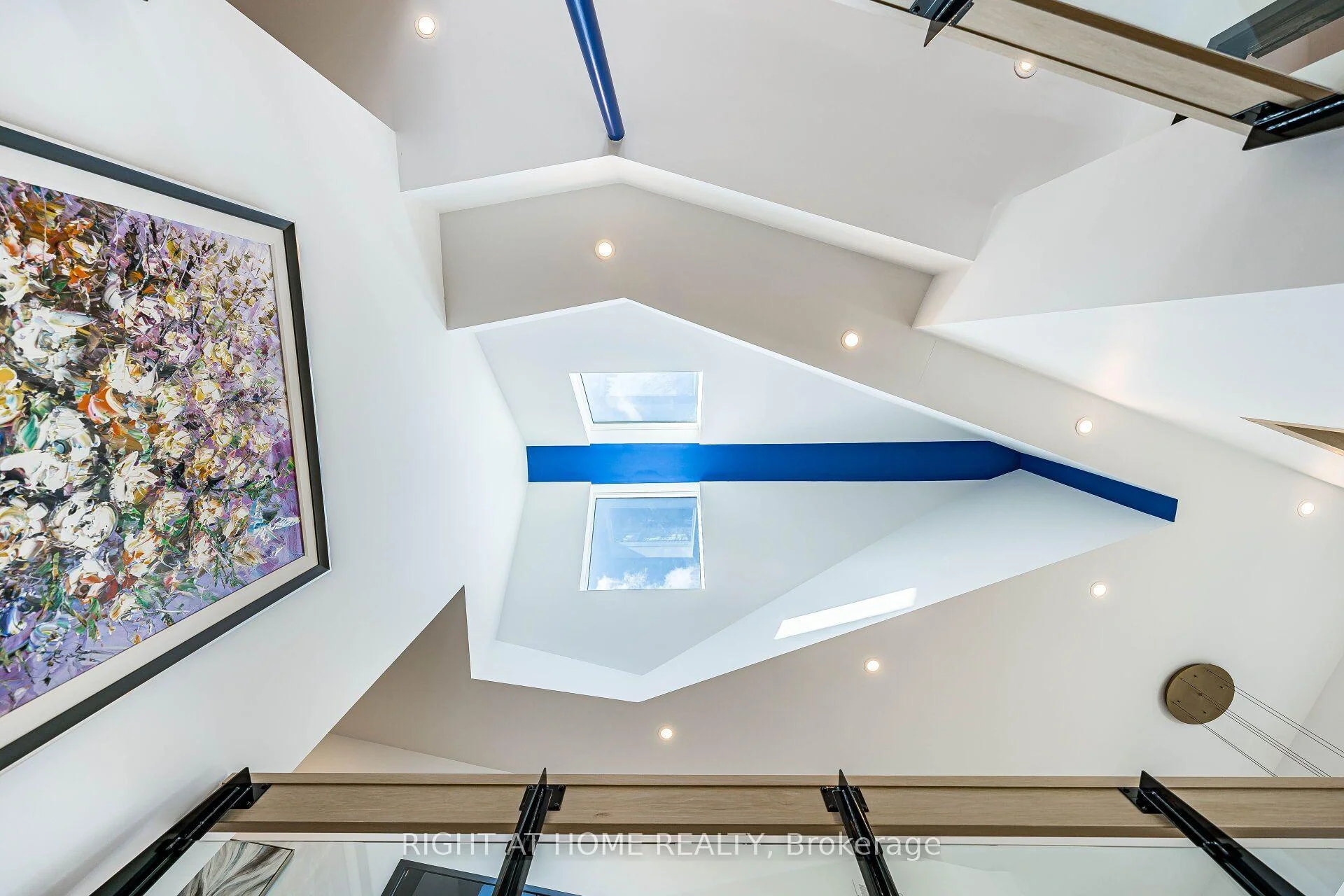 Photo 24 of 1 Friars Lane, Etobicoke, Princess-Rosethorn — HOMEH