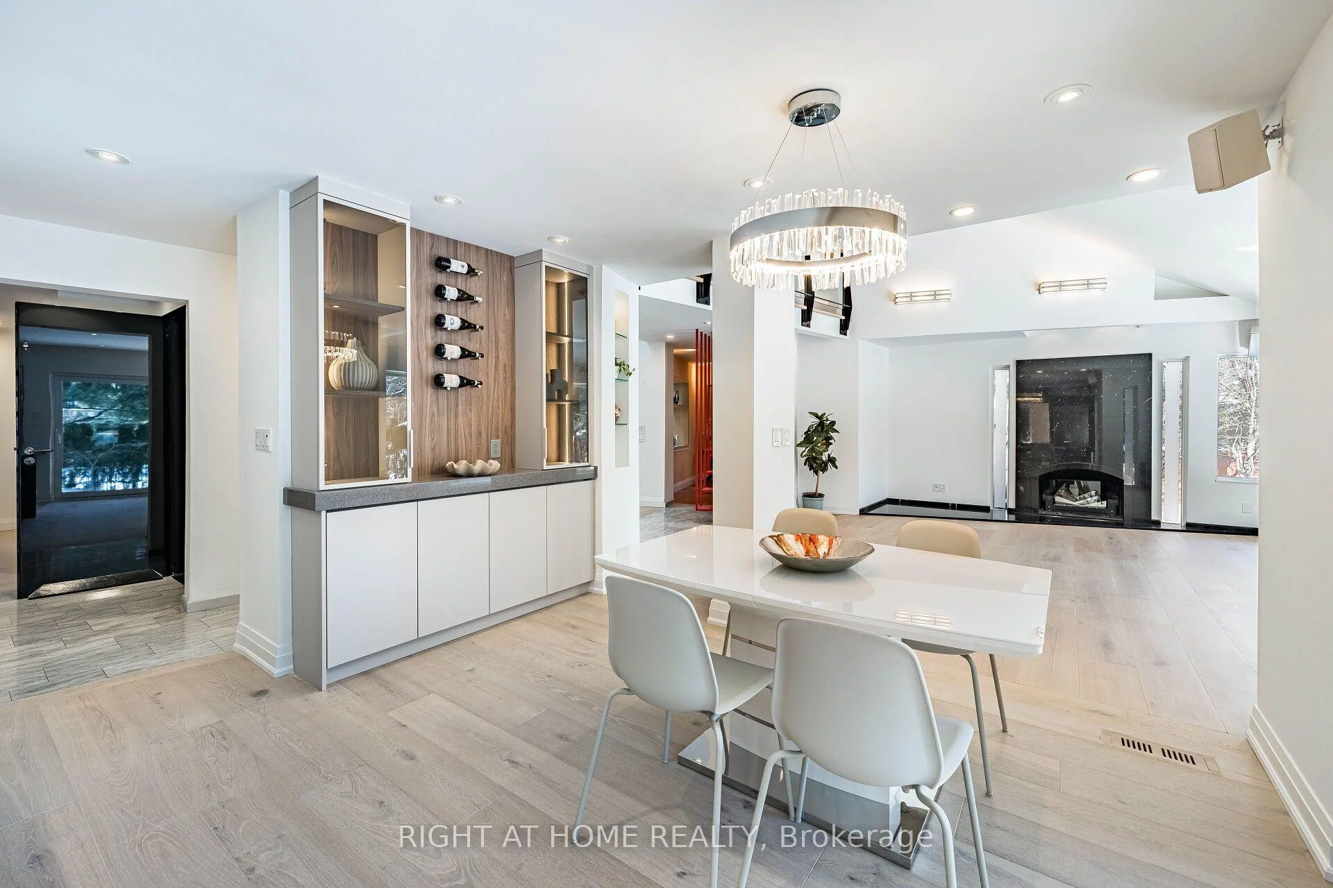 Photo 44 of 1 Friars Lane, Etobicoke, Princess-Rosethorn — HOMEH