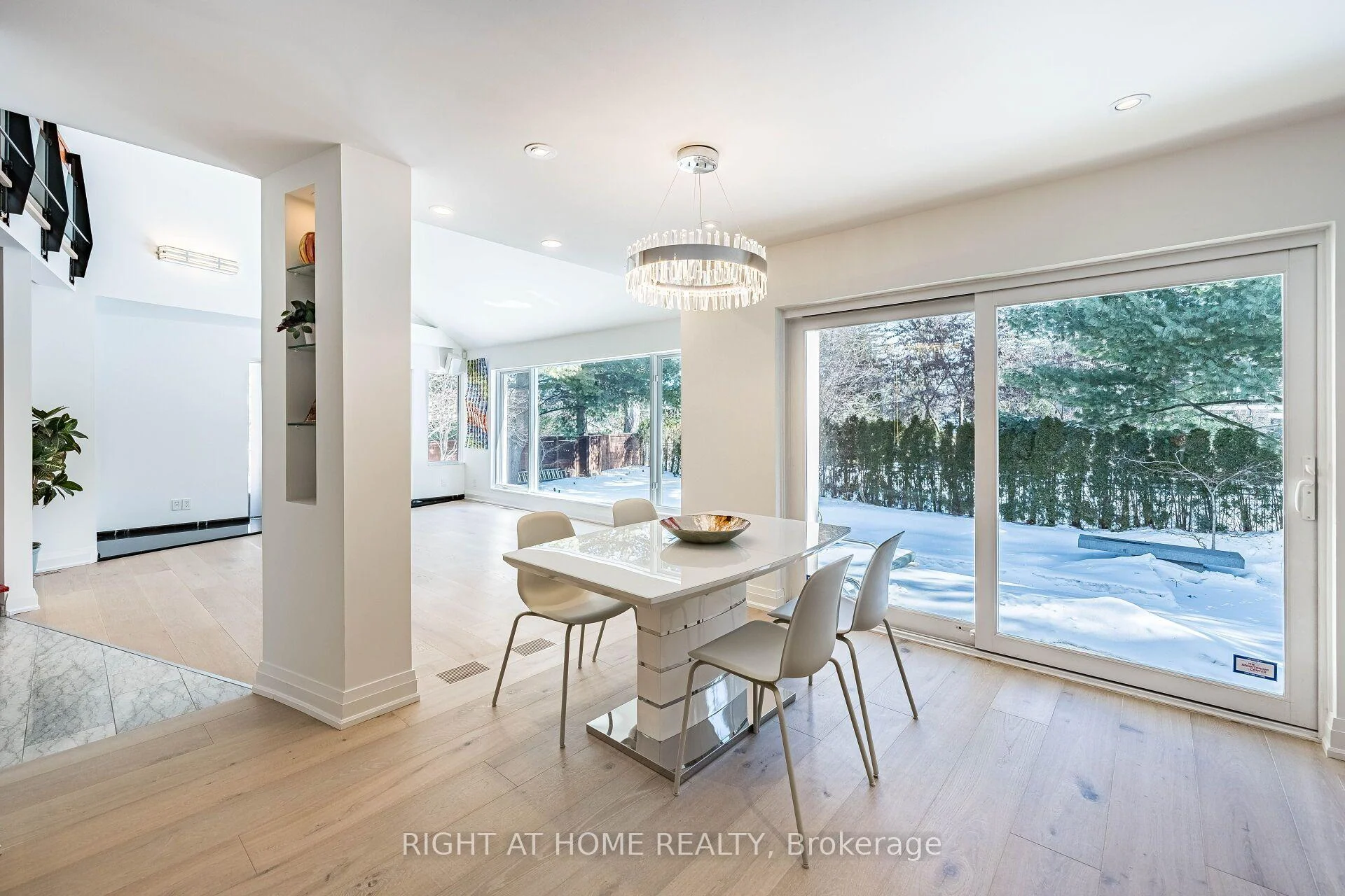 Photo 46 of 1 Friars Lane, Etobicoke, Princess-Rosethorn — HOMEH