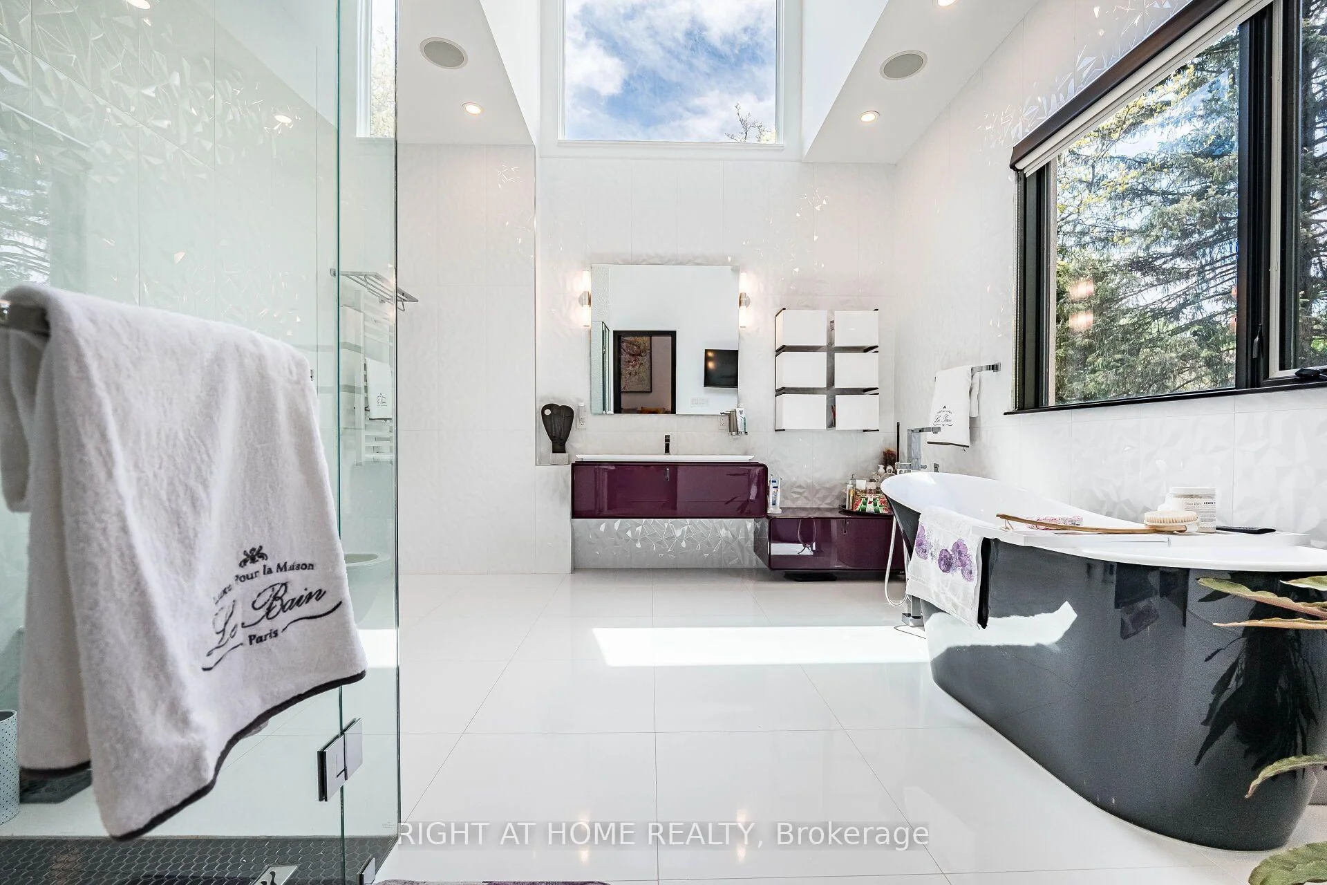 Photo 54 of 1 Friars Lane, Etobicoke, Princess-Rosethorn — HOMEH