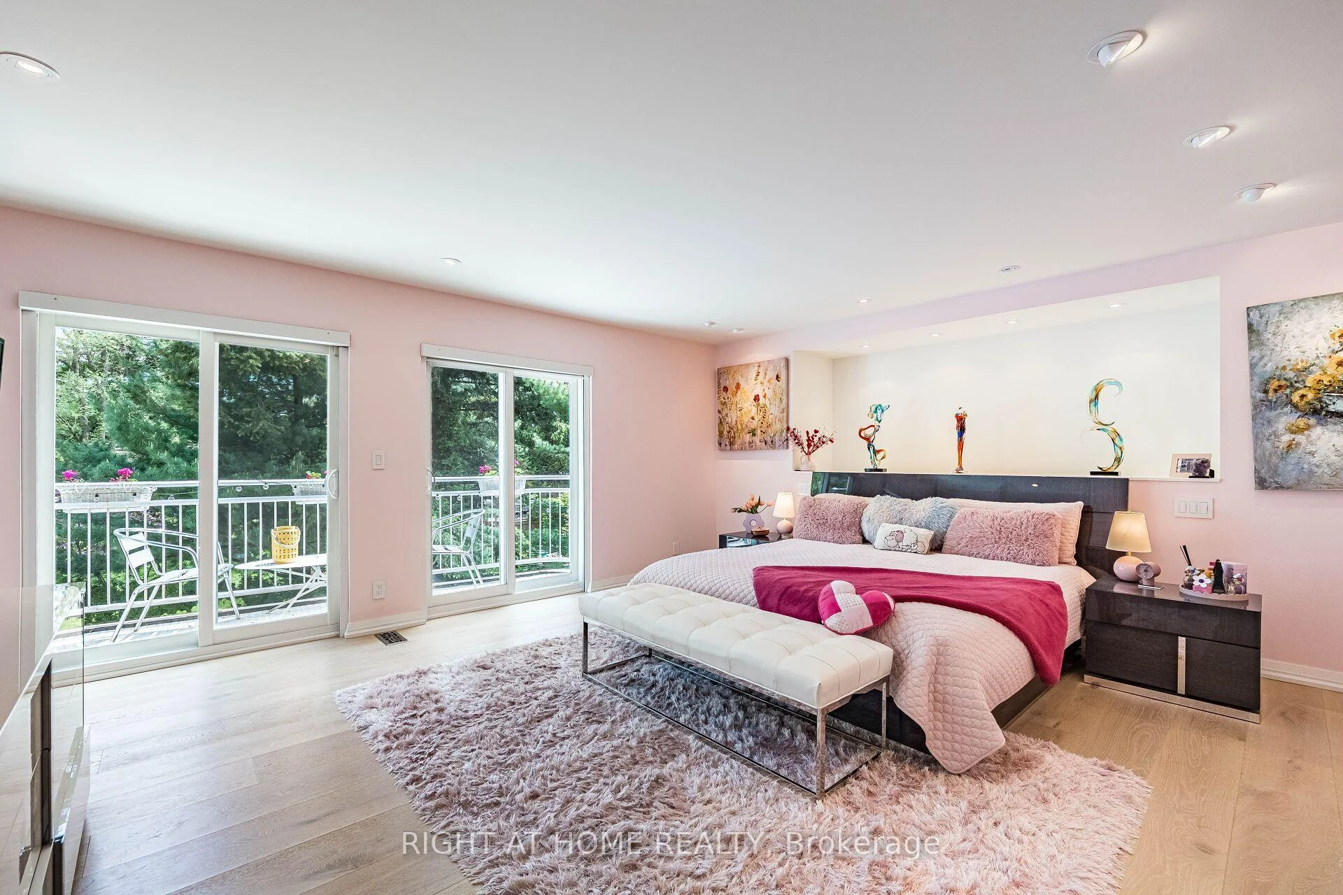 Photo 56 of 1 Friars Lane, Etobicoke, Princess-Rosethorn — HOMEH