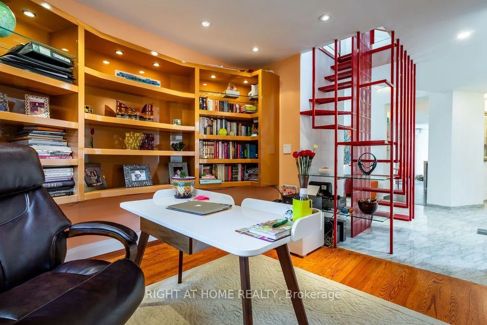 Photo 70 of 1 Friars Lane, Etobicoke, Princess-Rosethorn — HOMEH