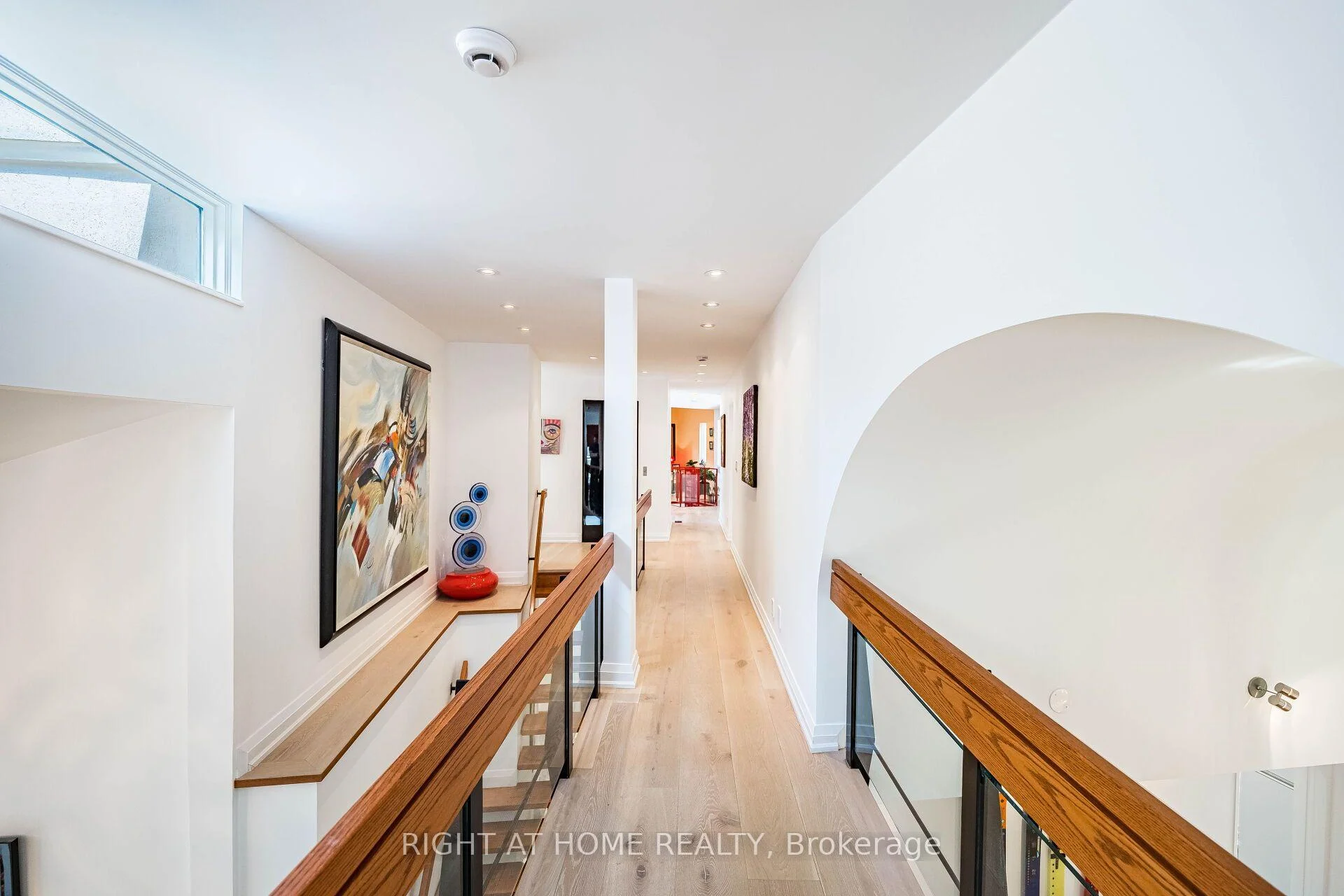 Photo 72 of 1 Friars Lane, Etobicoke, Princess-Rosethorn — HOMEH